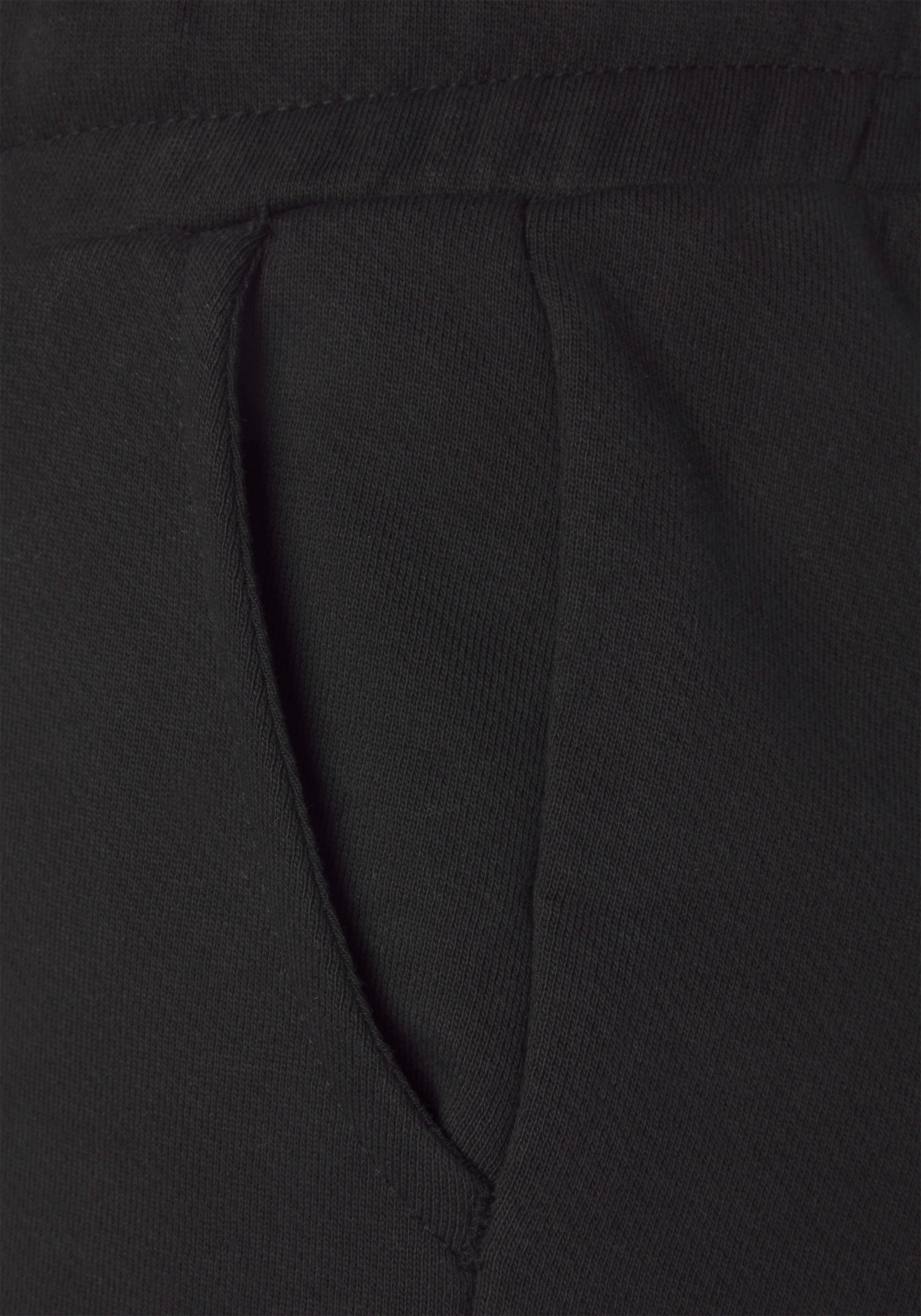 LASCANA Sweatshorts, aus organischer Baumwolle, Loungewear