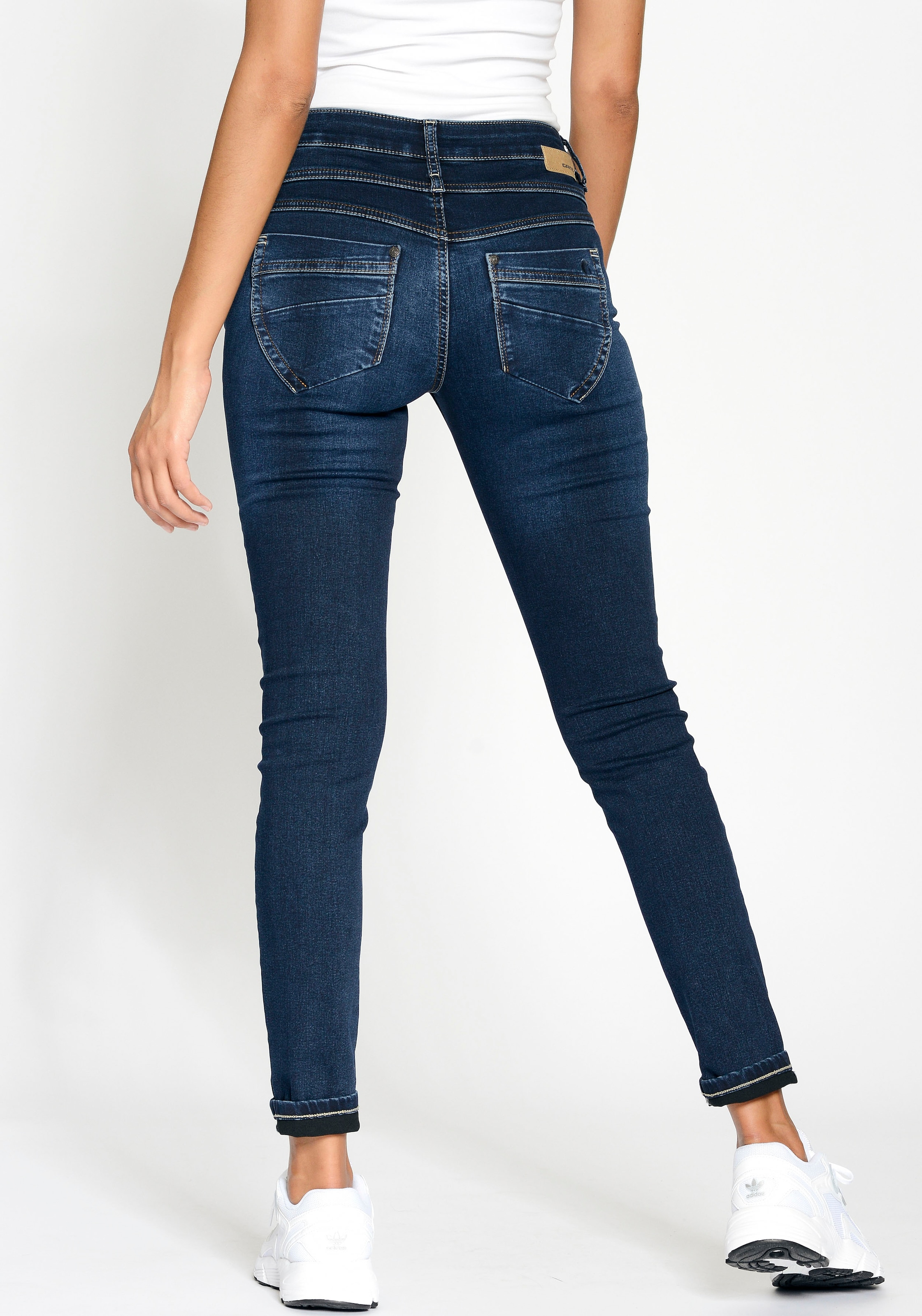 GANG Skinny-fit-Jeans »94MORA«, mit 3-Knopf-Verschluss und Passe vorne