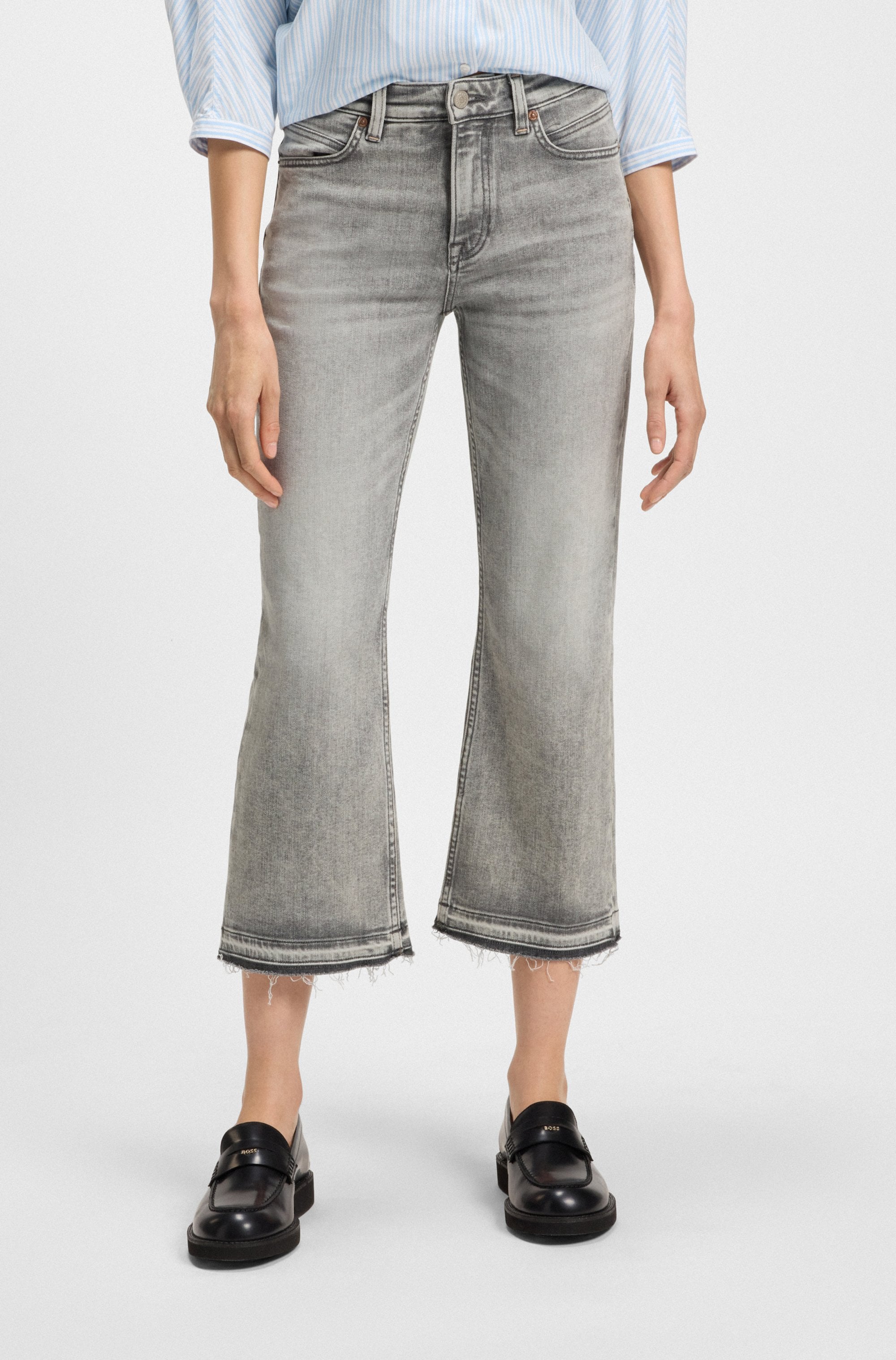 BOSS ORANGE 7/8-Jeans »SOFT KICK FLARE MR Premium Damenmode« Cropped Länge mit ausgefranster Kante