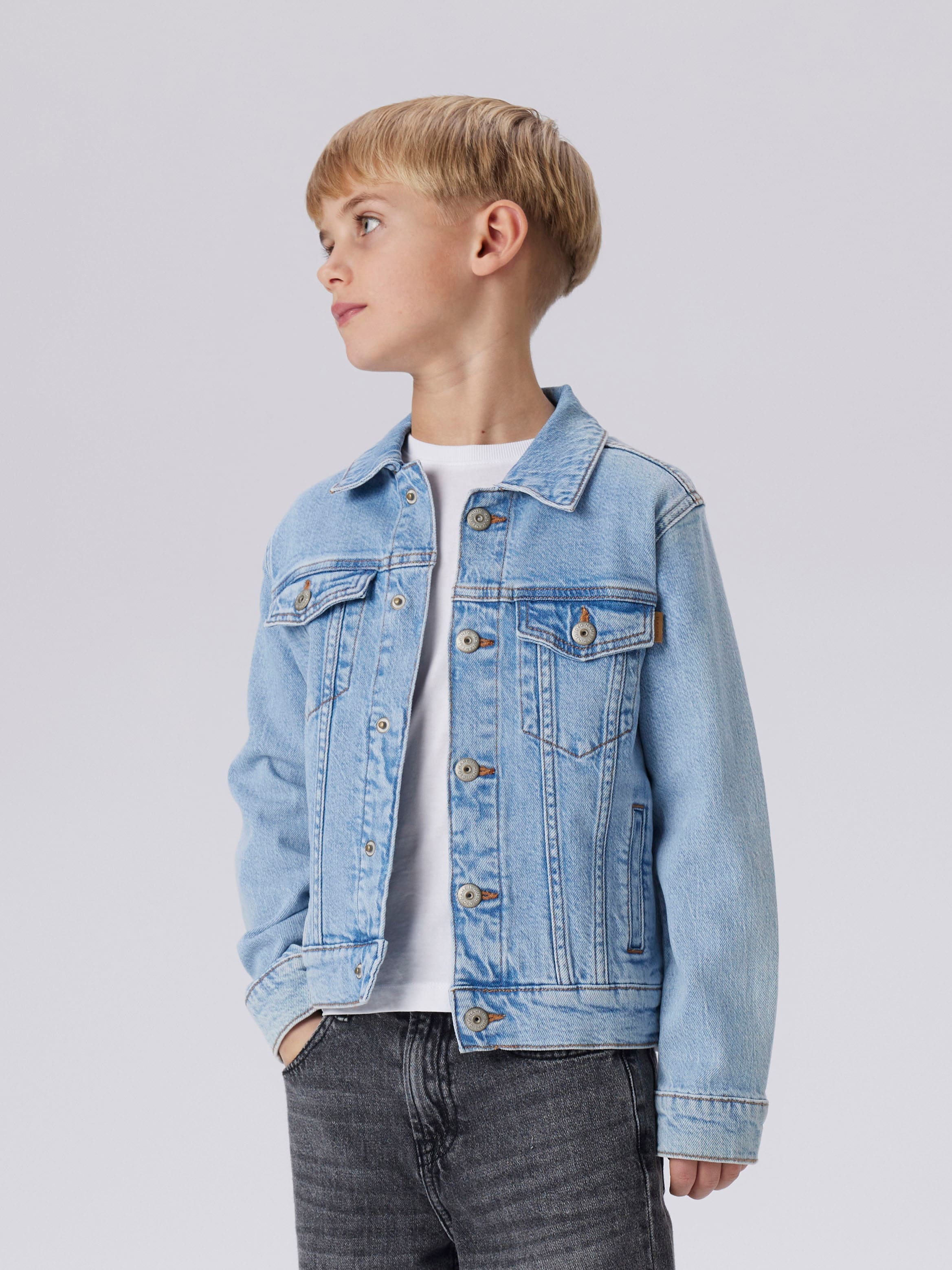 Name It Jeansjacke »NKMJAGGER für Jungen mit Brusttaschen und elastischem Denim« regular fit, Denim, Abriebeffekte, Umlegekragen