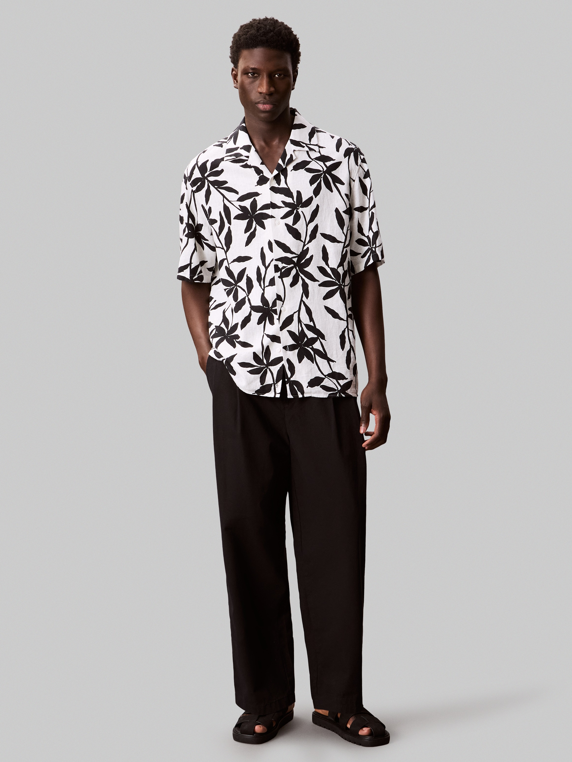 Calvin Klein Kurzarmhemd »SS CMP CLLR AP LNN R«, Mit Rundhalsausschnitt