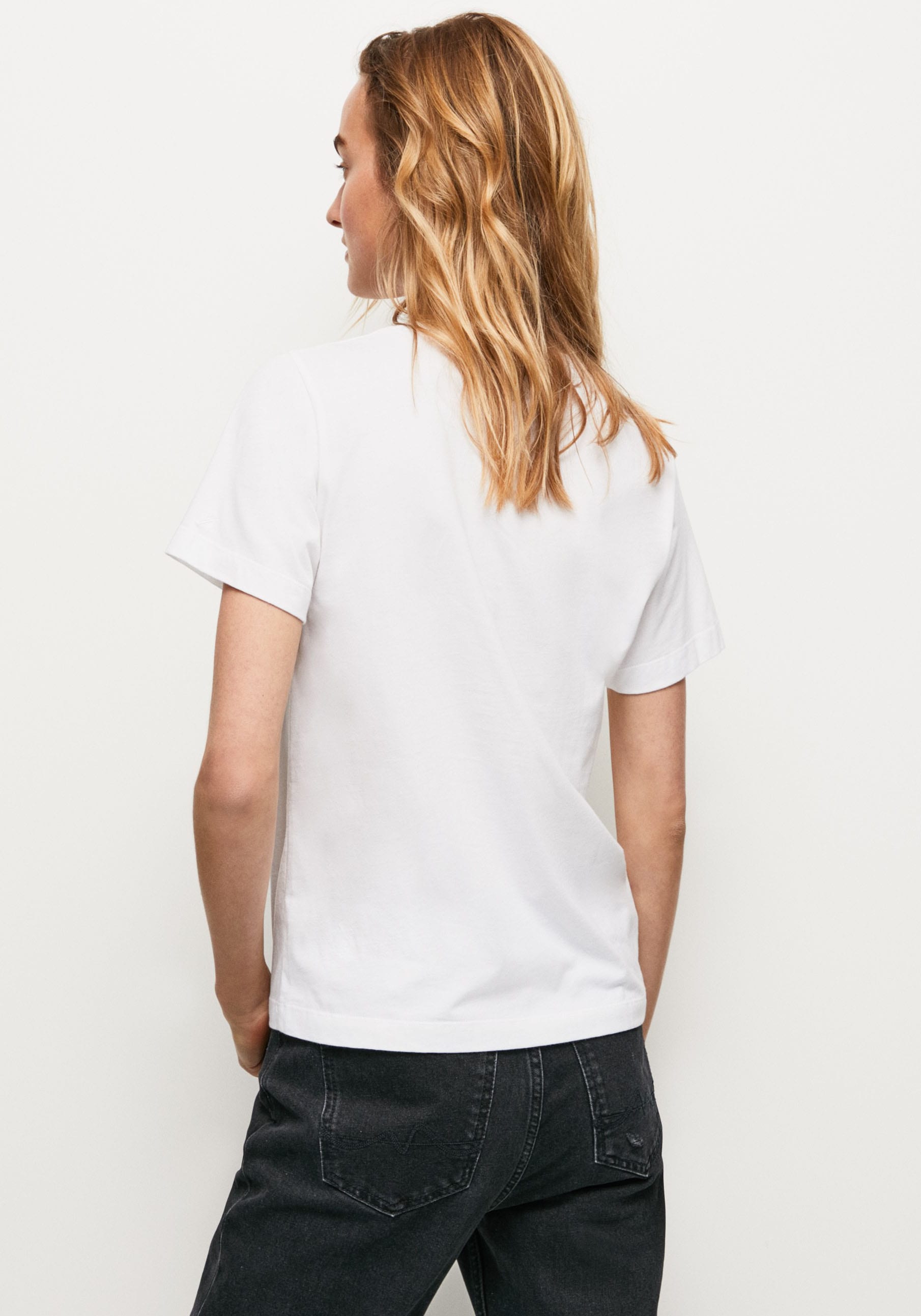 kaufen bei figurbetonter Schweiz »SONYA«, T-Shirt Jelmoli-Versand mit tollem markentypischem Pepe Frontprint Jeans online in und Passform