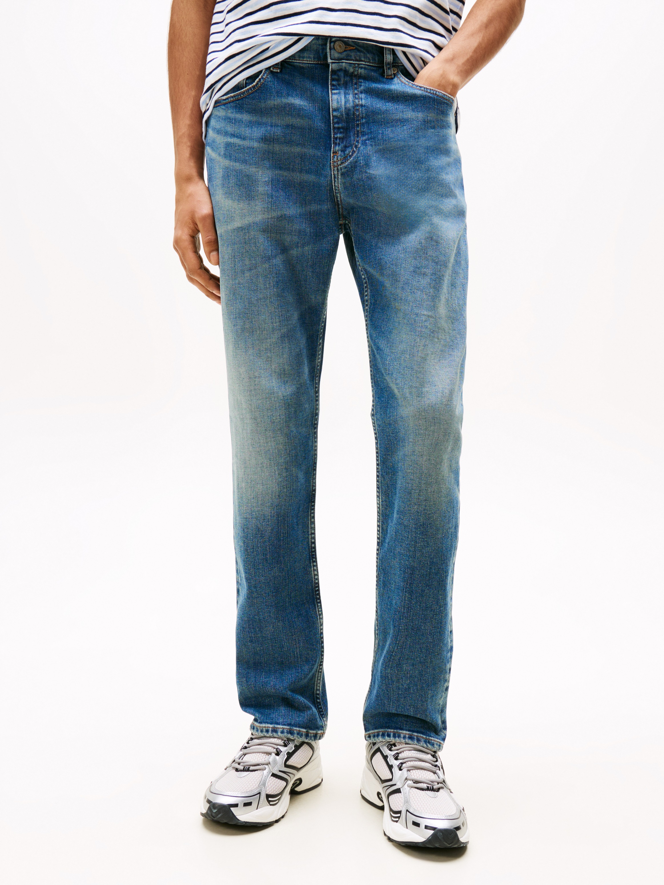 Tommy Jeans Slim-fit-Jeans »Ryan Regular Slim Straight« Slim‑Straight‑Jeans aus hochwertigem Denim regulärer Leibhöhe
