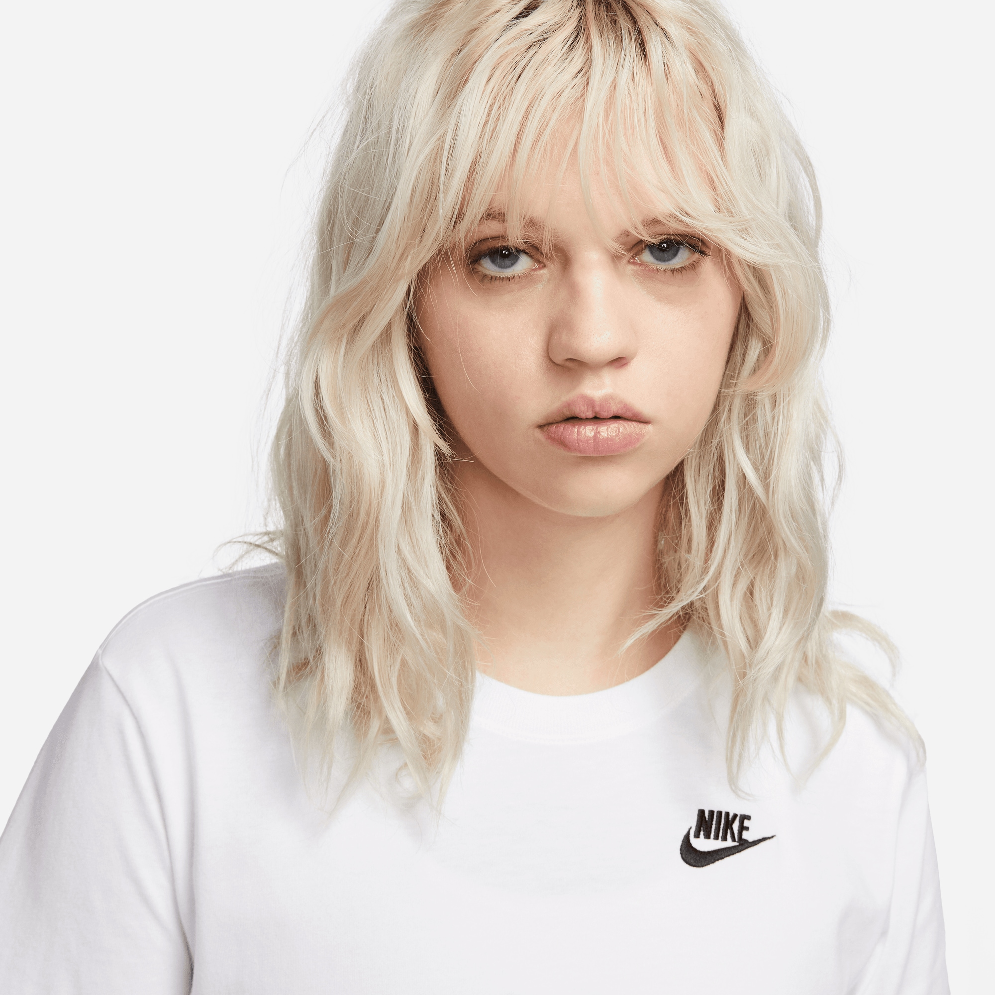Nike Sportswear T-Shirt »CLUB ESSENTIALS WOMEN'S T-SHIRT«