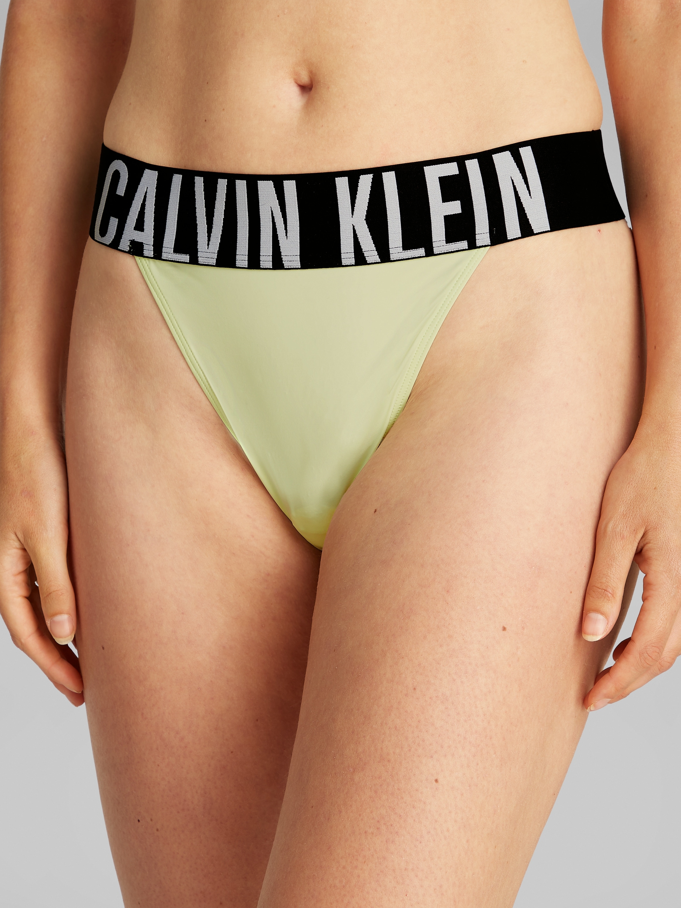 Calvin Klein Underwear String »HIGH LEG THONG« mit grossem Logo