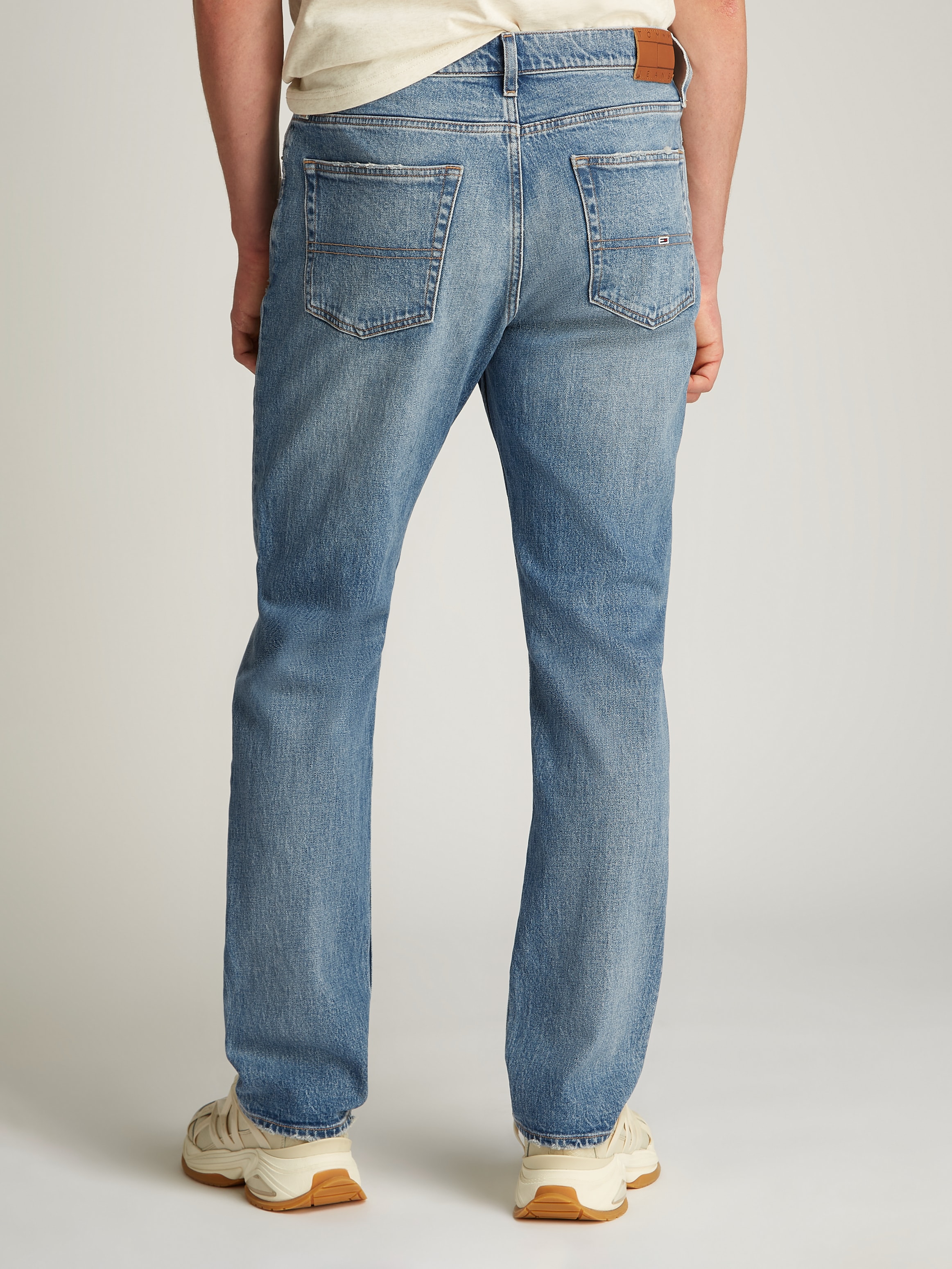 Tommy Jeans Slim-fit-Jeans »RYAN SLIM STRAIGHT«, mit Logoprägung