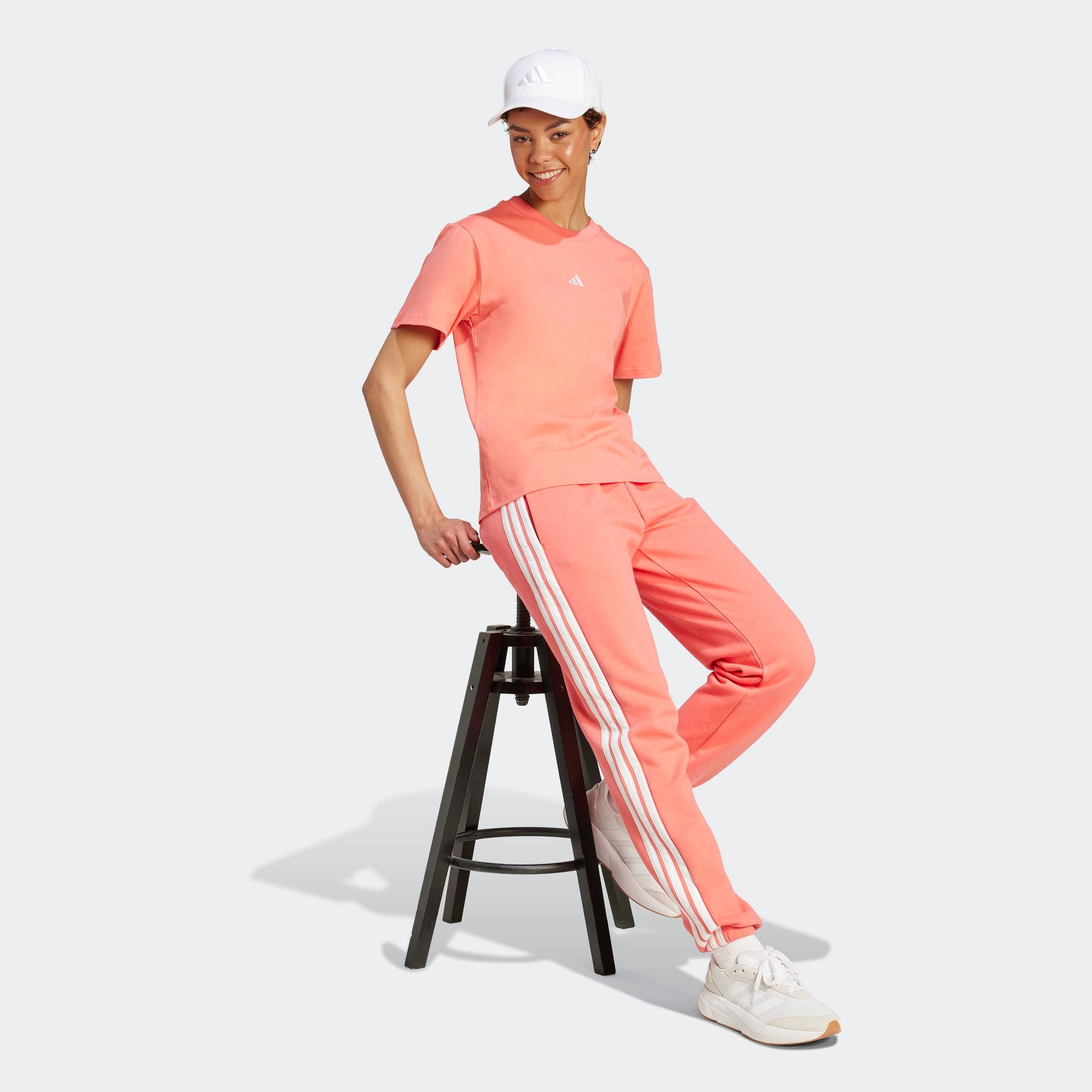 adidas Sportswear Sporthose »W 3S FT CF PT«, (1 tlg.), Reguläre Passform, mittelhoher Bund, weiches French Terry Material