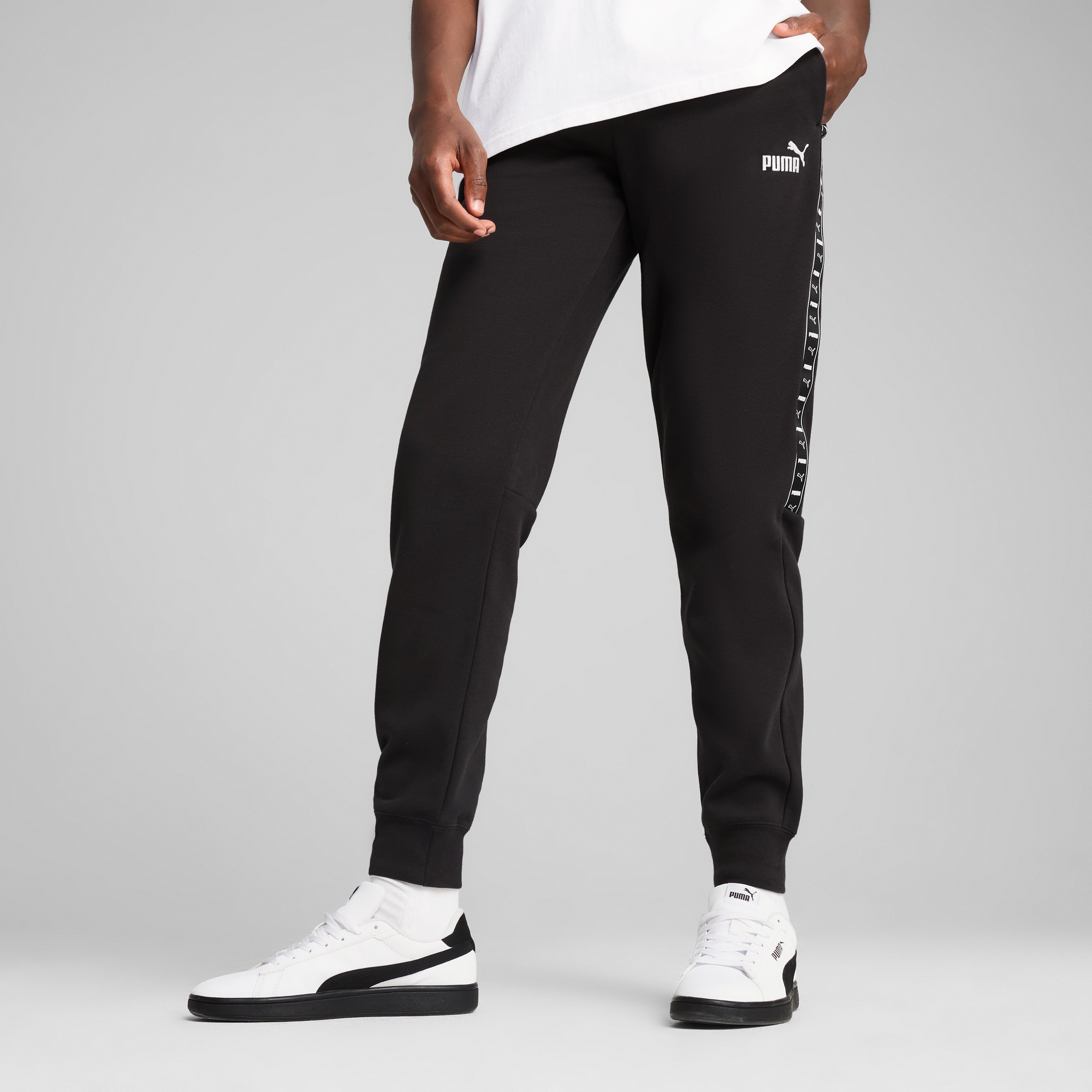PUMA Trainingshose »ESS TAPE SWEATPANTS FL CL« sportlicher Look, für Sport und Freizeit, mit Eingrifftaschen