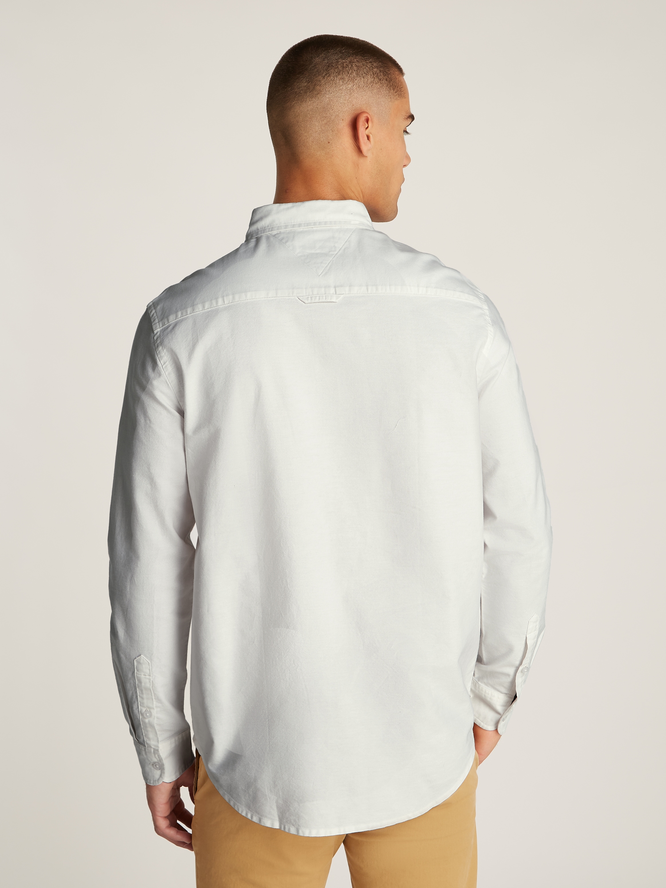 Tommy Jeans Langarmhemd »TJM REG OXFORD SHIRT EXT«, mit Logostickerei