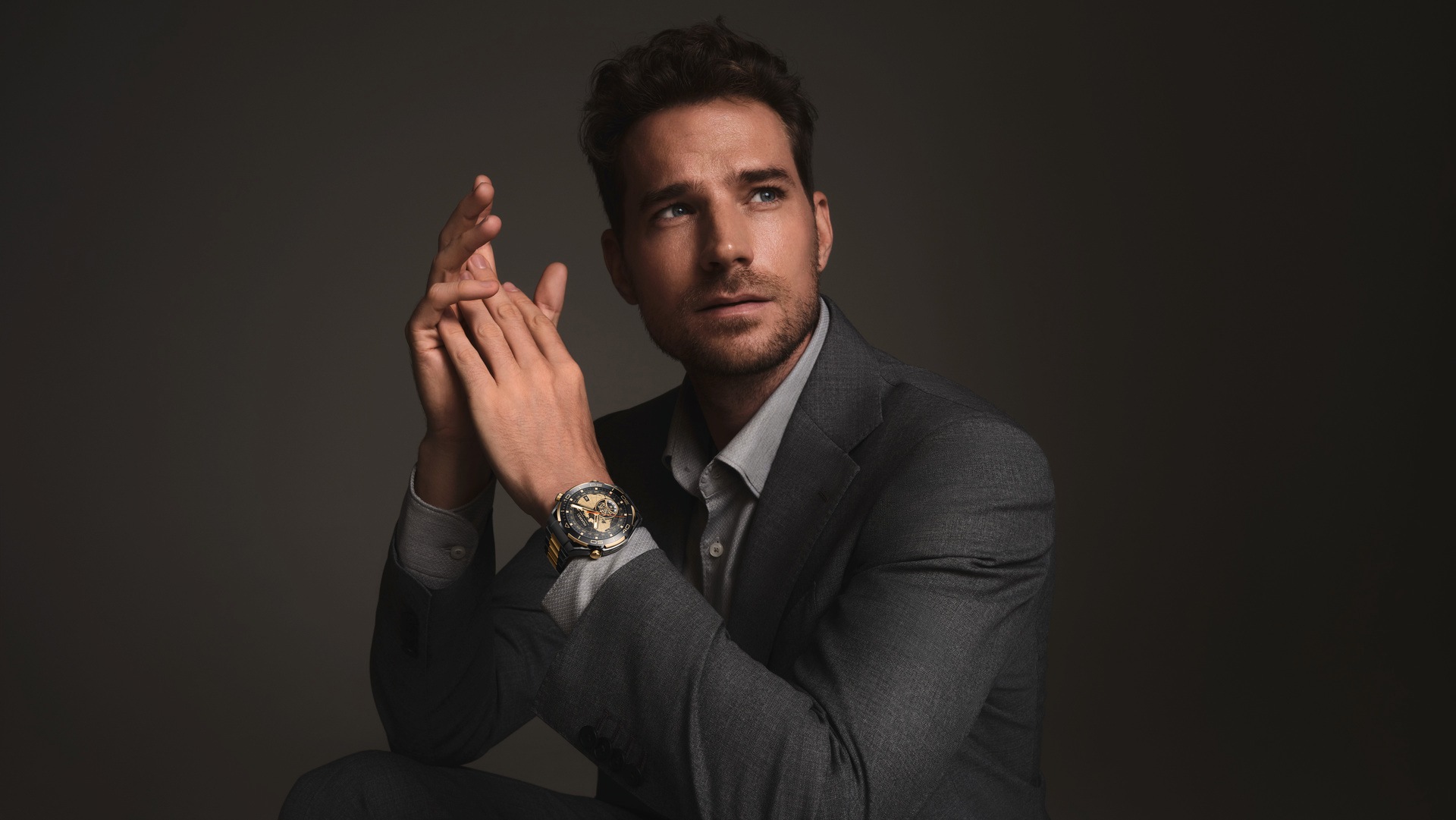 Huawei Smartwatch »WATCH ULTIMATE GOLD«, (3,81 cm / 1,5 Zoll), goldgefasste Keramiklünette, goldenes Armband aus Titanlegierung