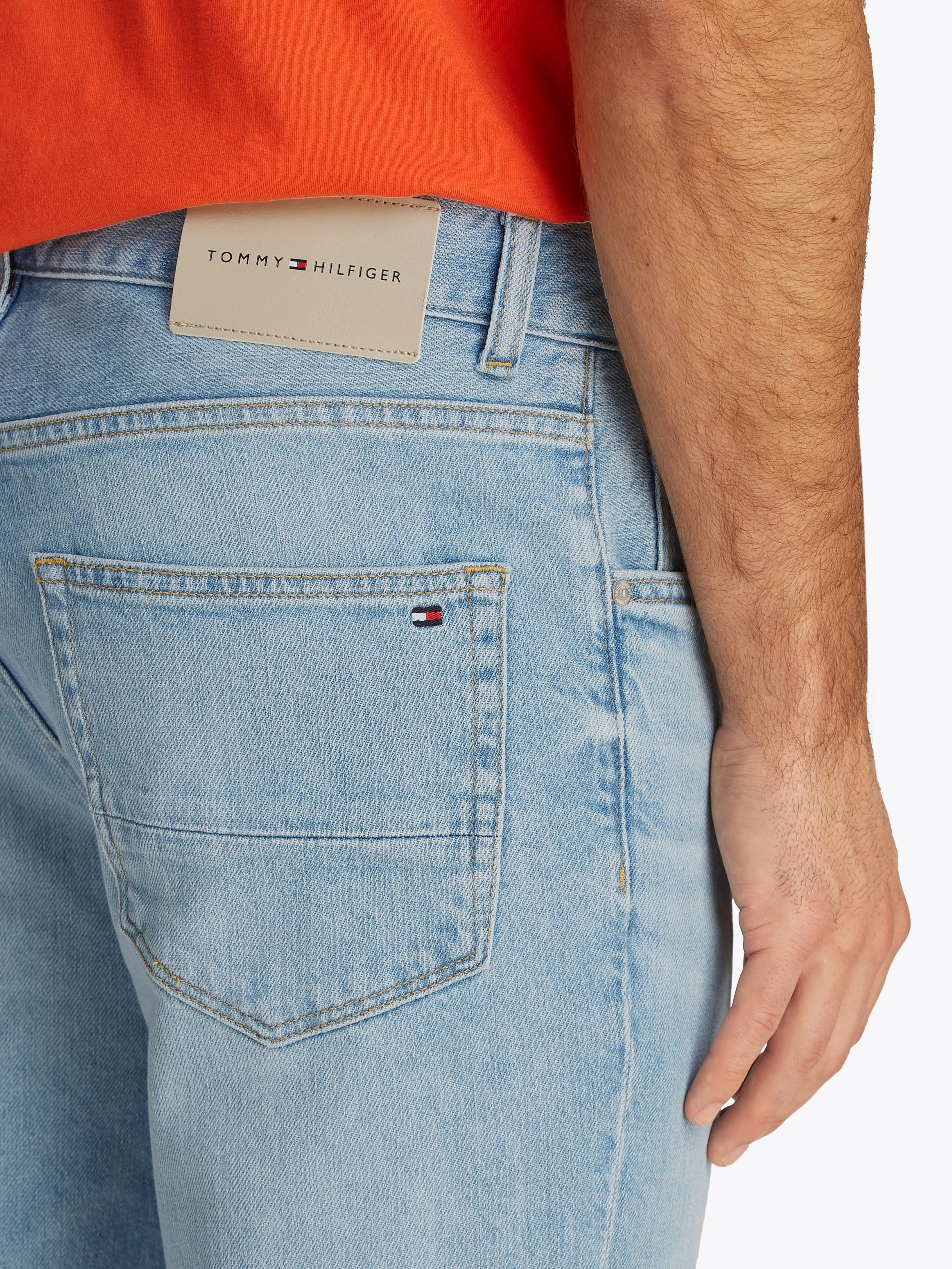Tommy Hilfiger Straight-Jeans »STRAIGHT DENTON STR MESA BLUE«, in hellblauer Waschung