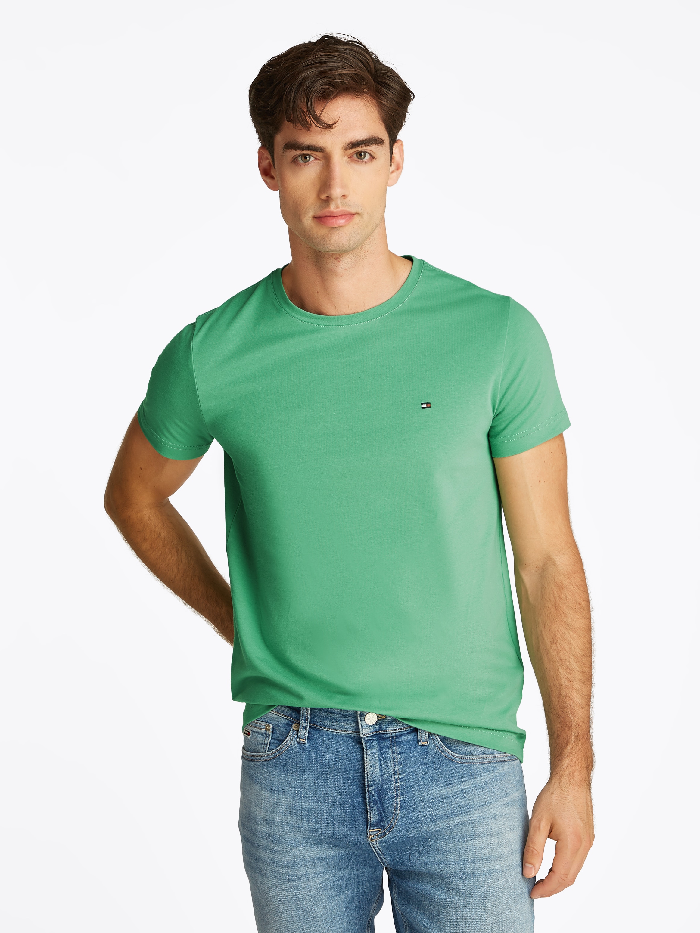 Tommy Hilfiger T-Shirt »STRETCH SLIM FIT TEE mit Rundhals und Logostickerei«, unifarben, casual, slim fit, Baumwollmix, Rundhals