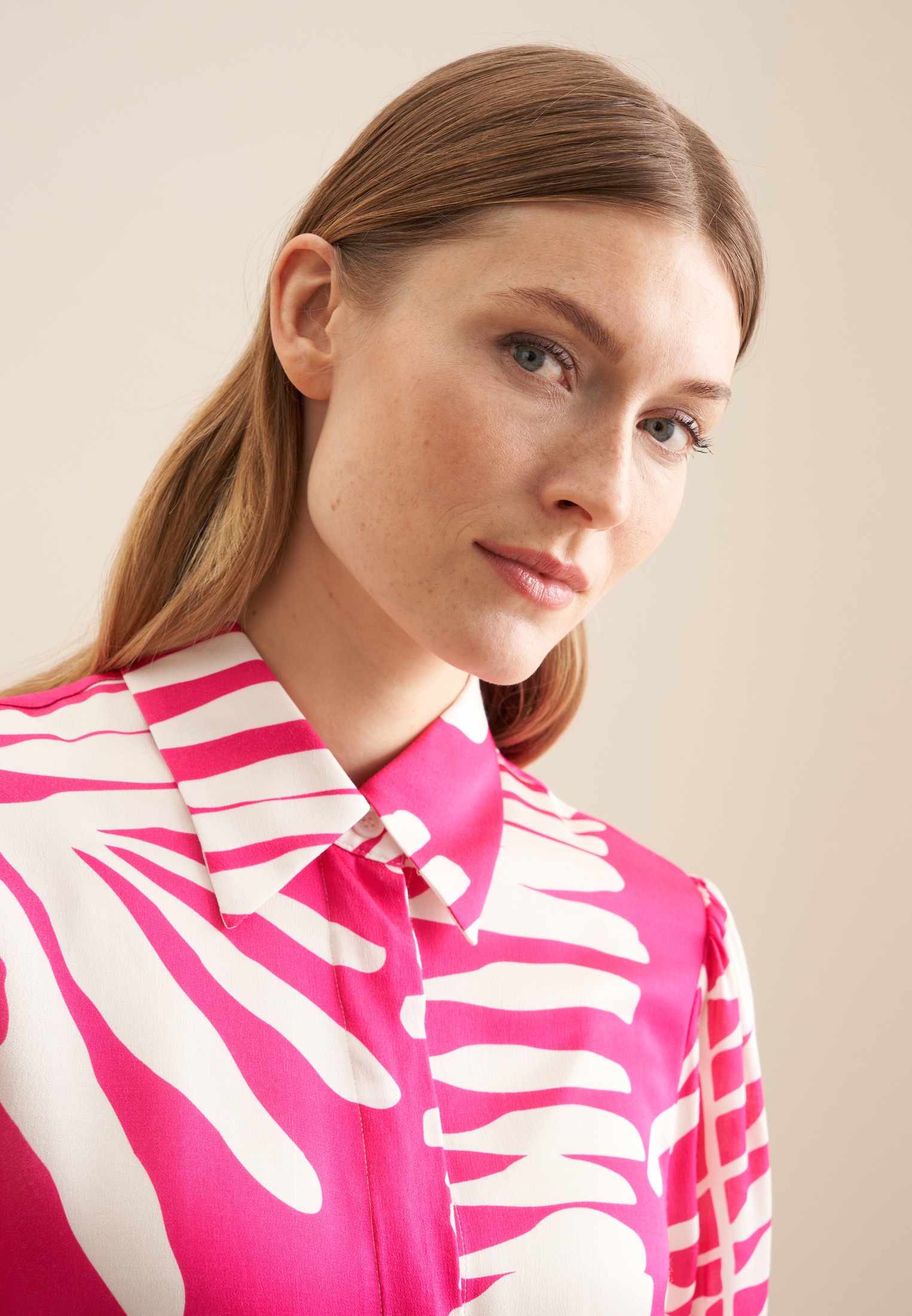 seidensticker Hemdbluse »Schwarze Rose«, Langarm Kragen Blätter