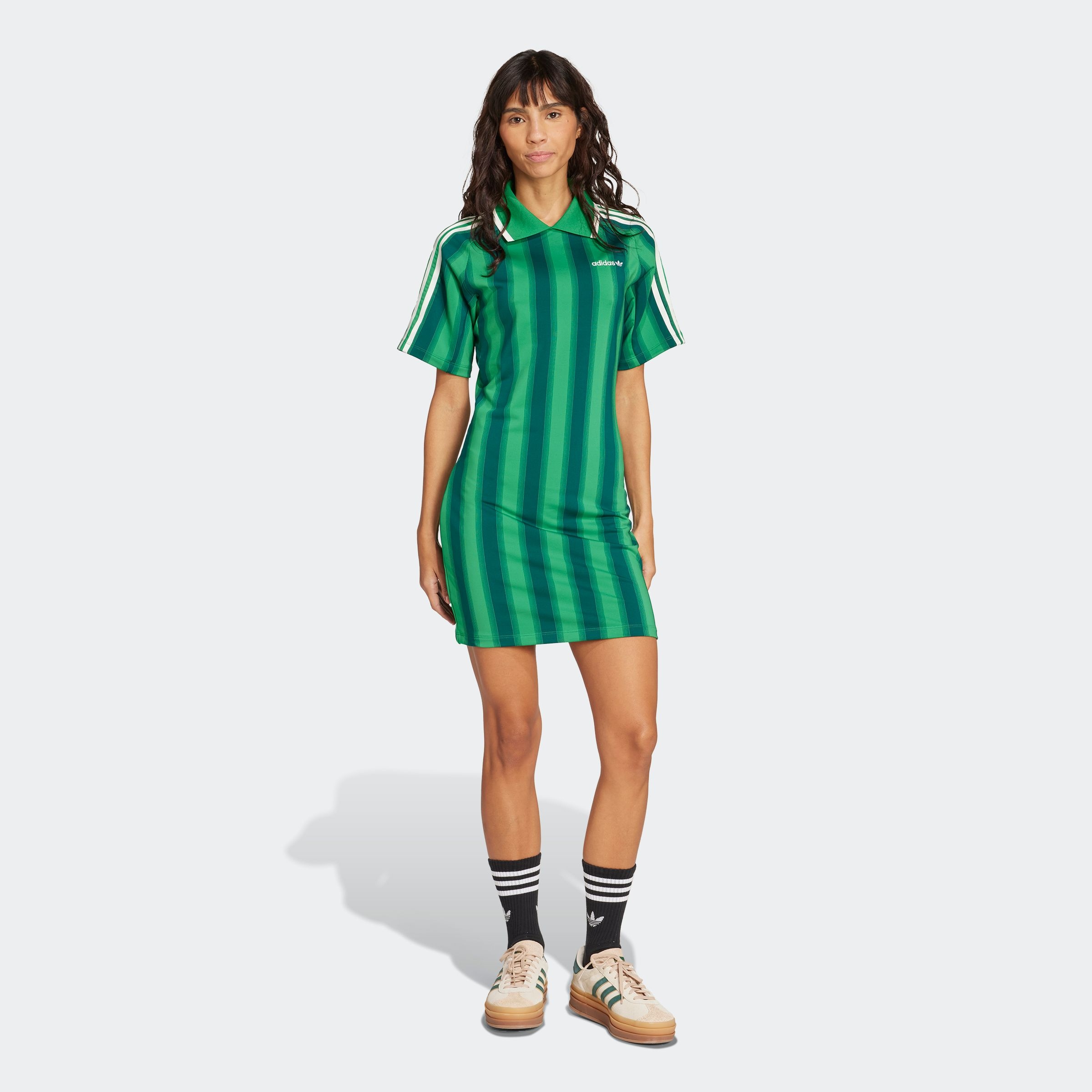 adidas Originals Shirtkleid "FOOTIE DRESS" 1 Stk. tlg. sportlicher Look, vom Fussball inspirierter Allover-Print
