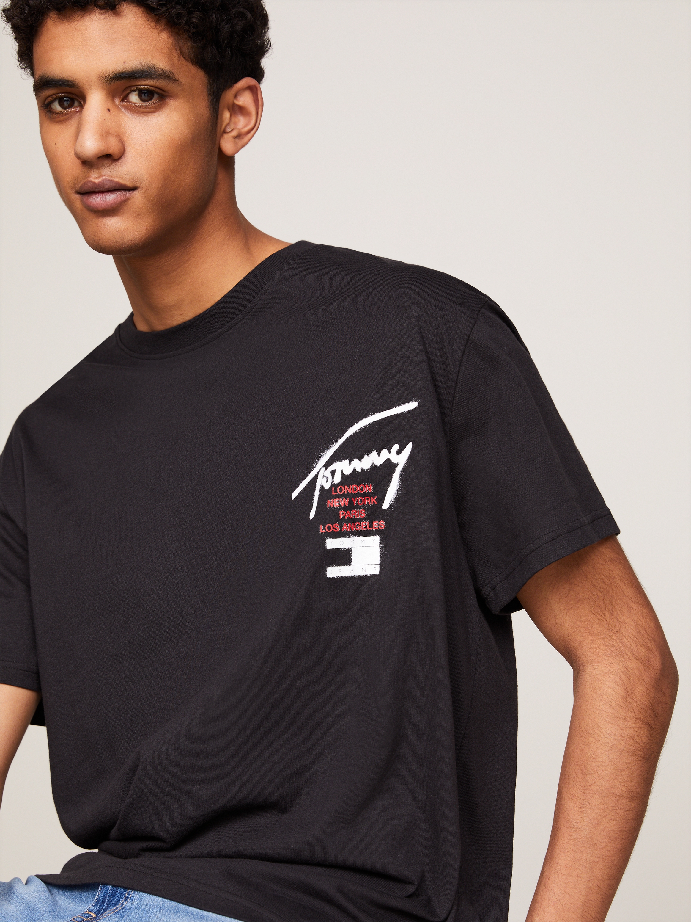 Tommy Jeans T-Shirt »TJM REG GRAFFITI SIG TEE EXT«, mit Logoschriftzug