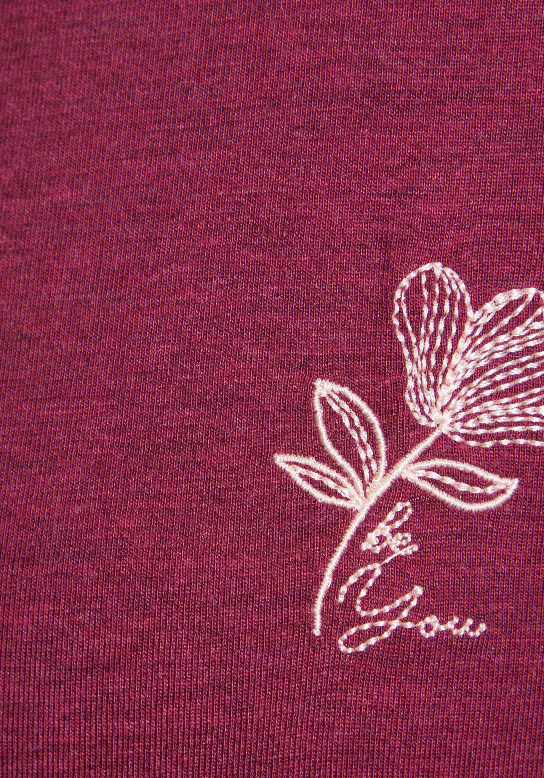 s.Oliver Langarmshirt, mit kleiner Blumen-Stickerei