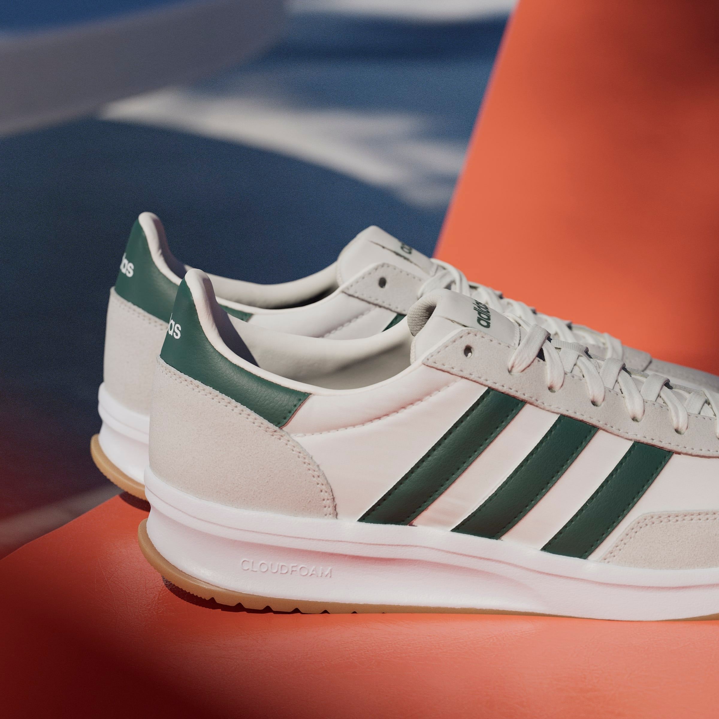 adidas Sportswear Sneaker »RUN 70S 2.0«, inspiriert vom Design des adidas SL72