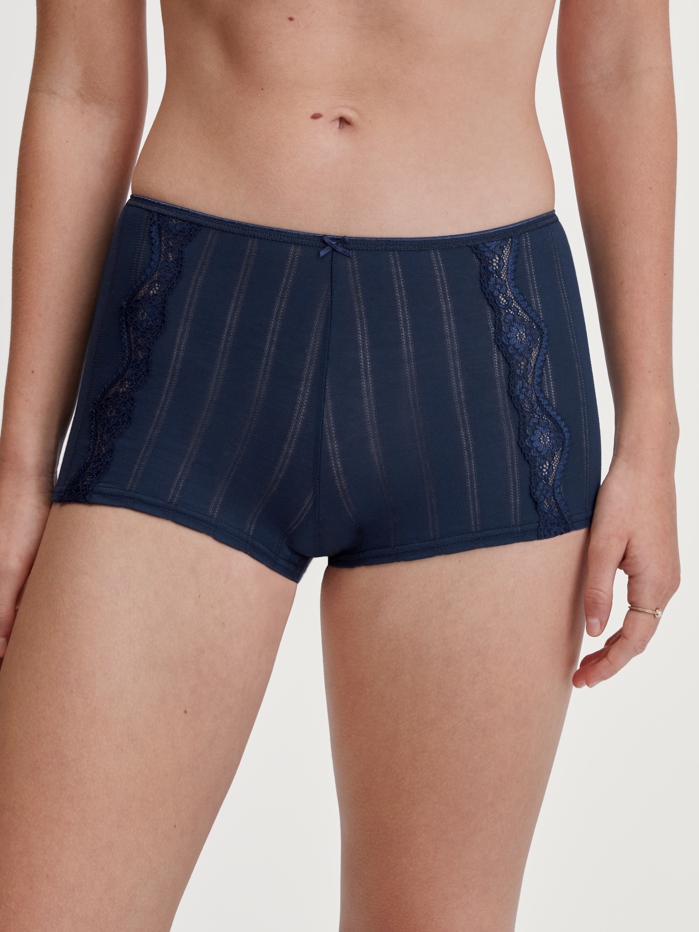 CALIDA Panty »Etude Toujours« mit Dresdner Spitze an der Vorderseite