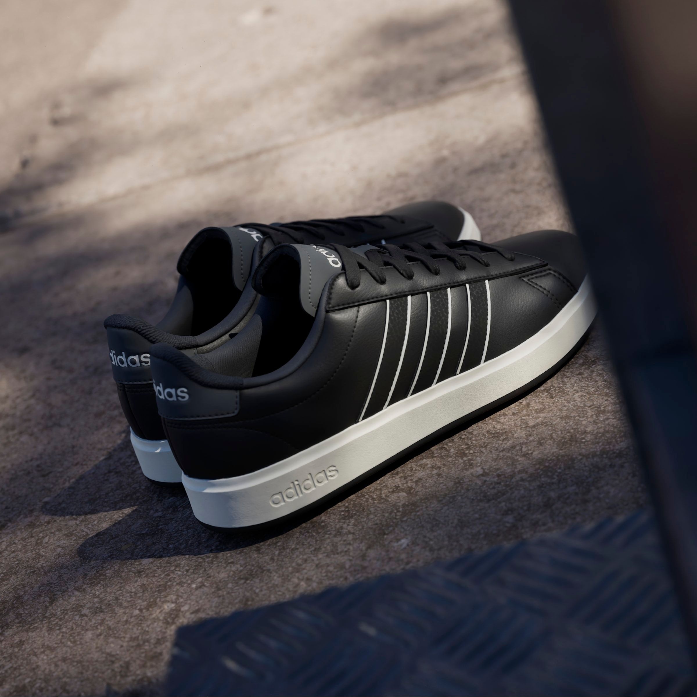 adidas Sportswear Sneaker »GRAND COURT 2.0«, Design auf den Spuren des adidas Superstar