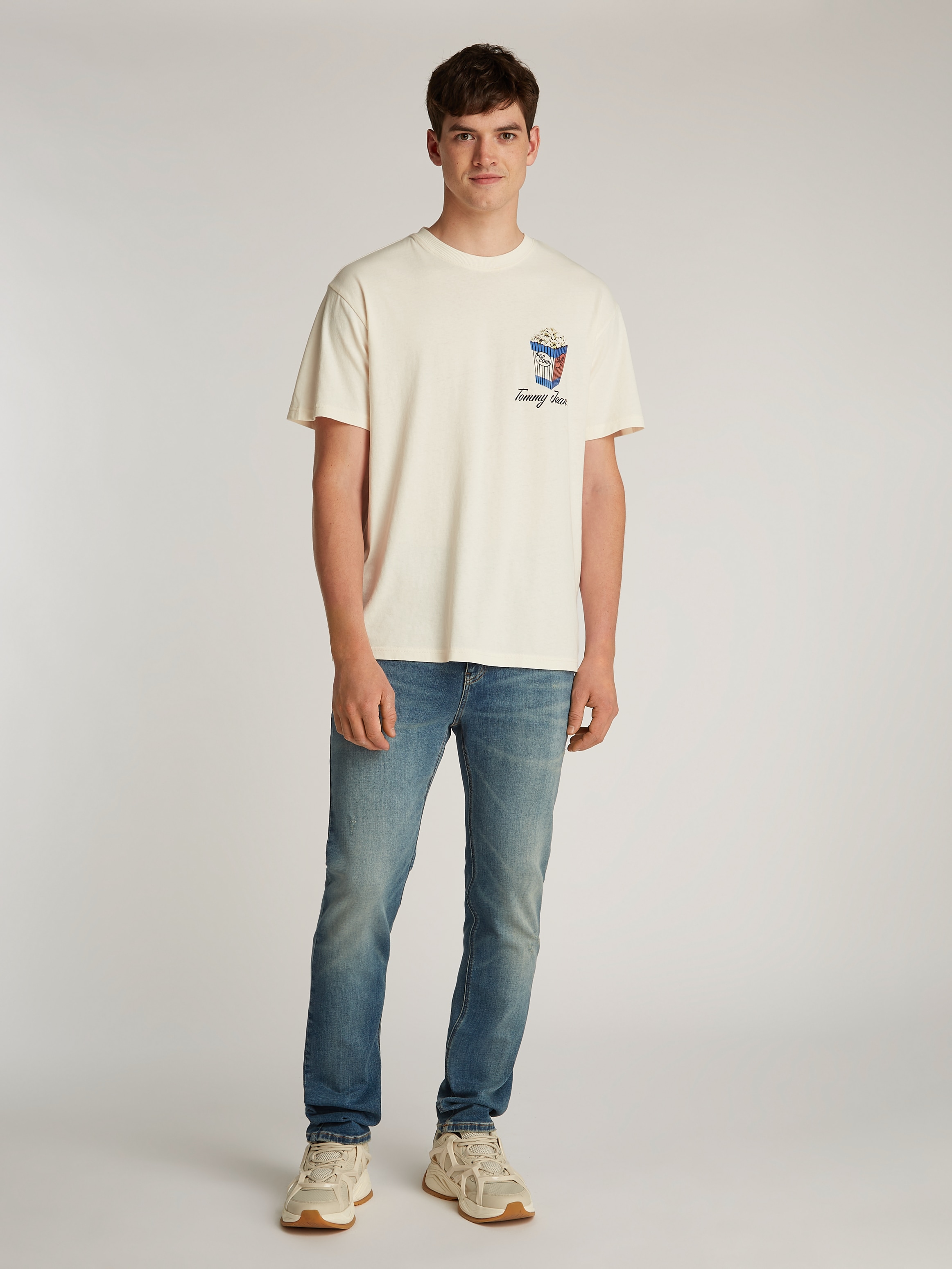 Tommy Jeans T-Shirt »TJM RLX NOVELTY 2 GMD TEE«, mit grossem Logo am Rücken