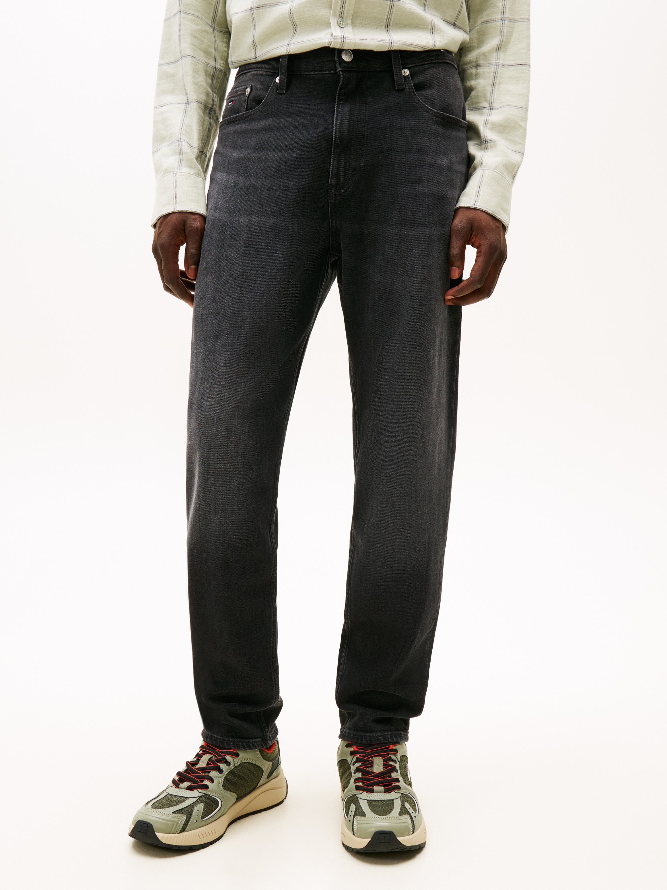 Tommy Jeans Gerade Jeans »Isaac Relaxed Tapered« Relaxed‑Fit‑Jeans mit konisch zulaufendem Bein
