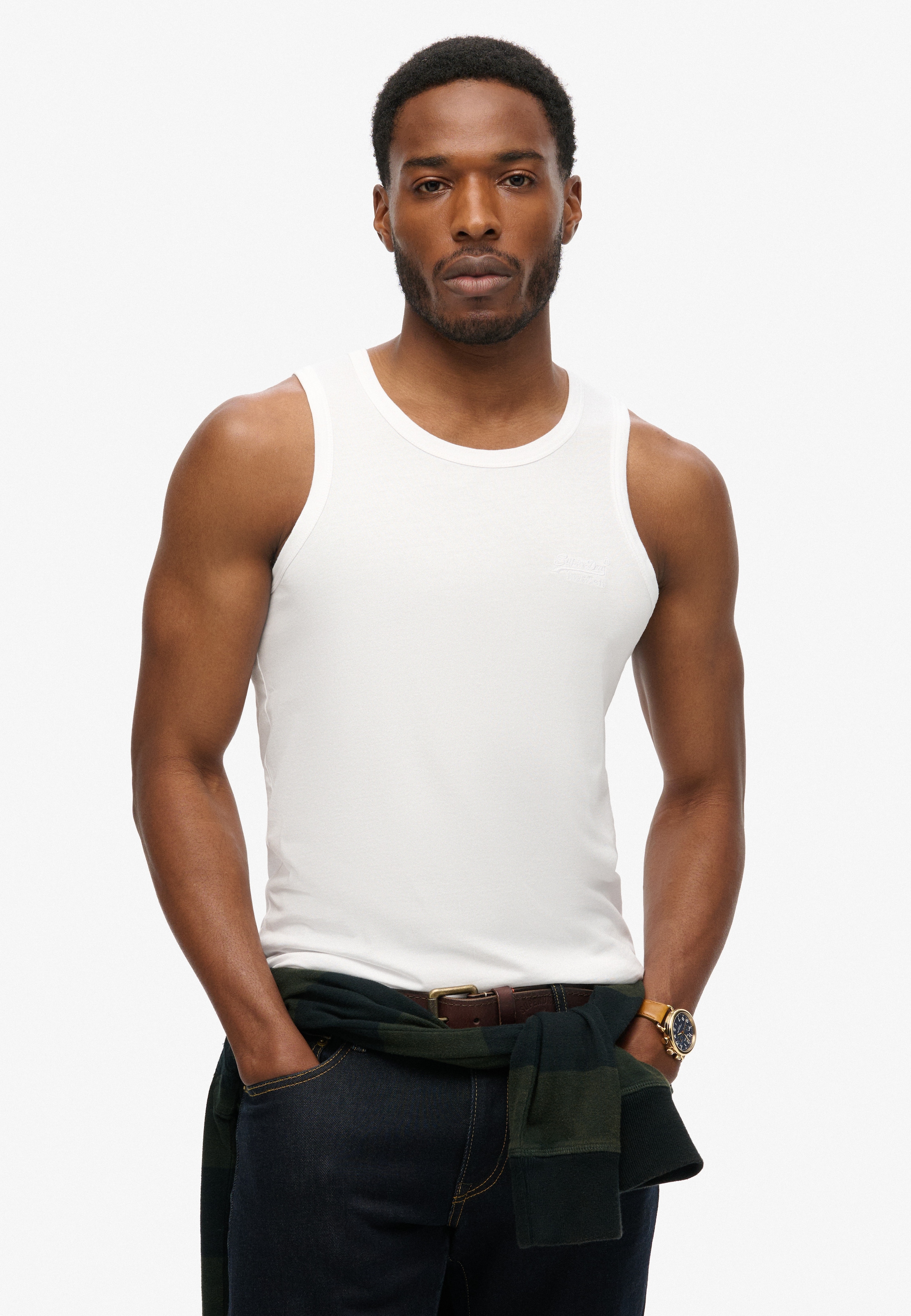 Superdry Tanktop "ESSENTIAL LOGO VEST UB" mit Markenlabel, aus Baumwolle und Single Jersey, Slim Fit, ärmellos