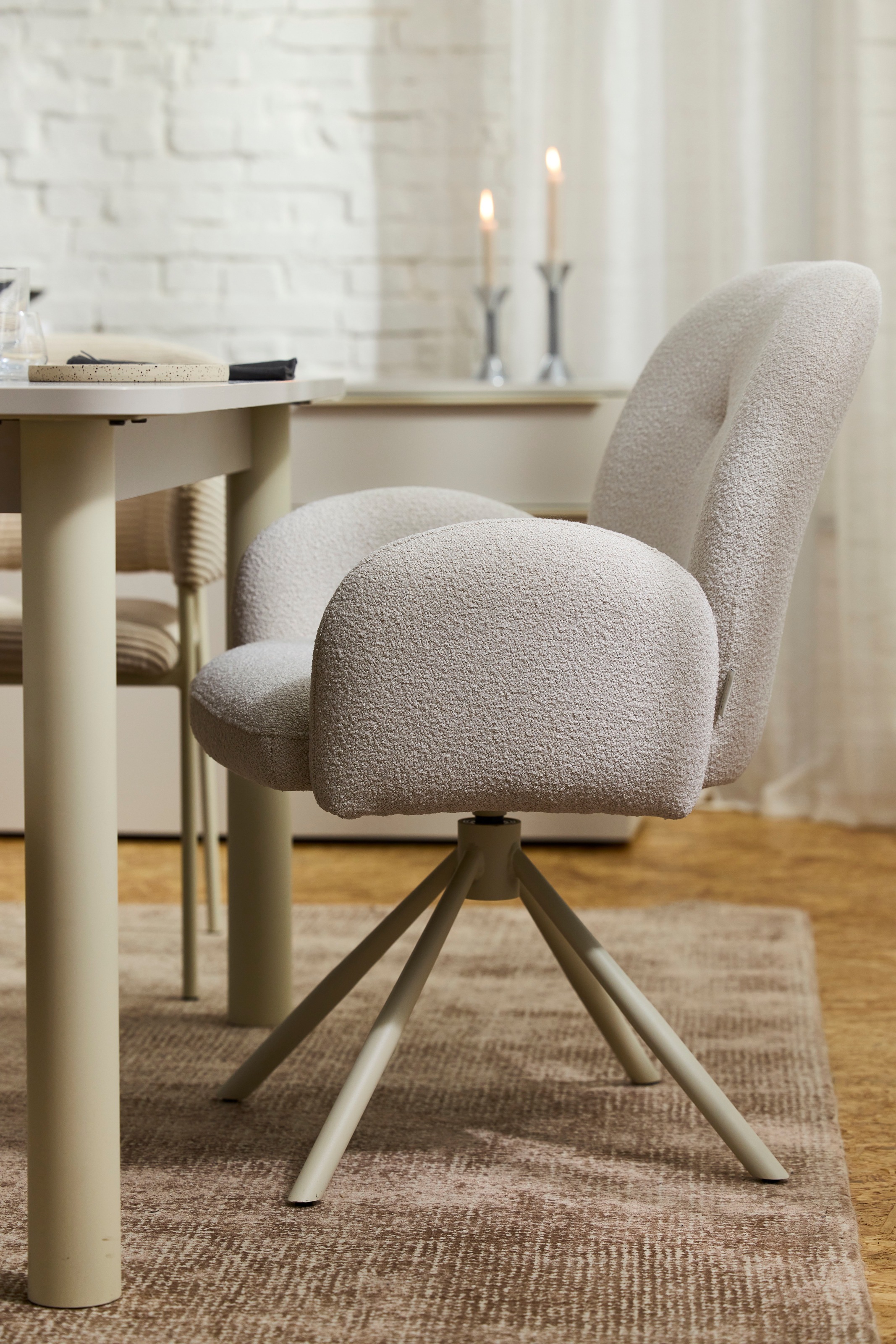 TOM TAILOR HOME Armlehnstuhl »PEBBLE ARMCHAIR«, (Set), 2 St., Webstoff Bouclé, Esszimmerstuhl, mit Armlehnen, 4-Fussgestell, 140 kg belastbar, drehbar