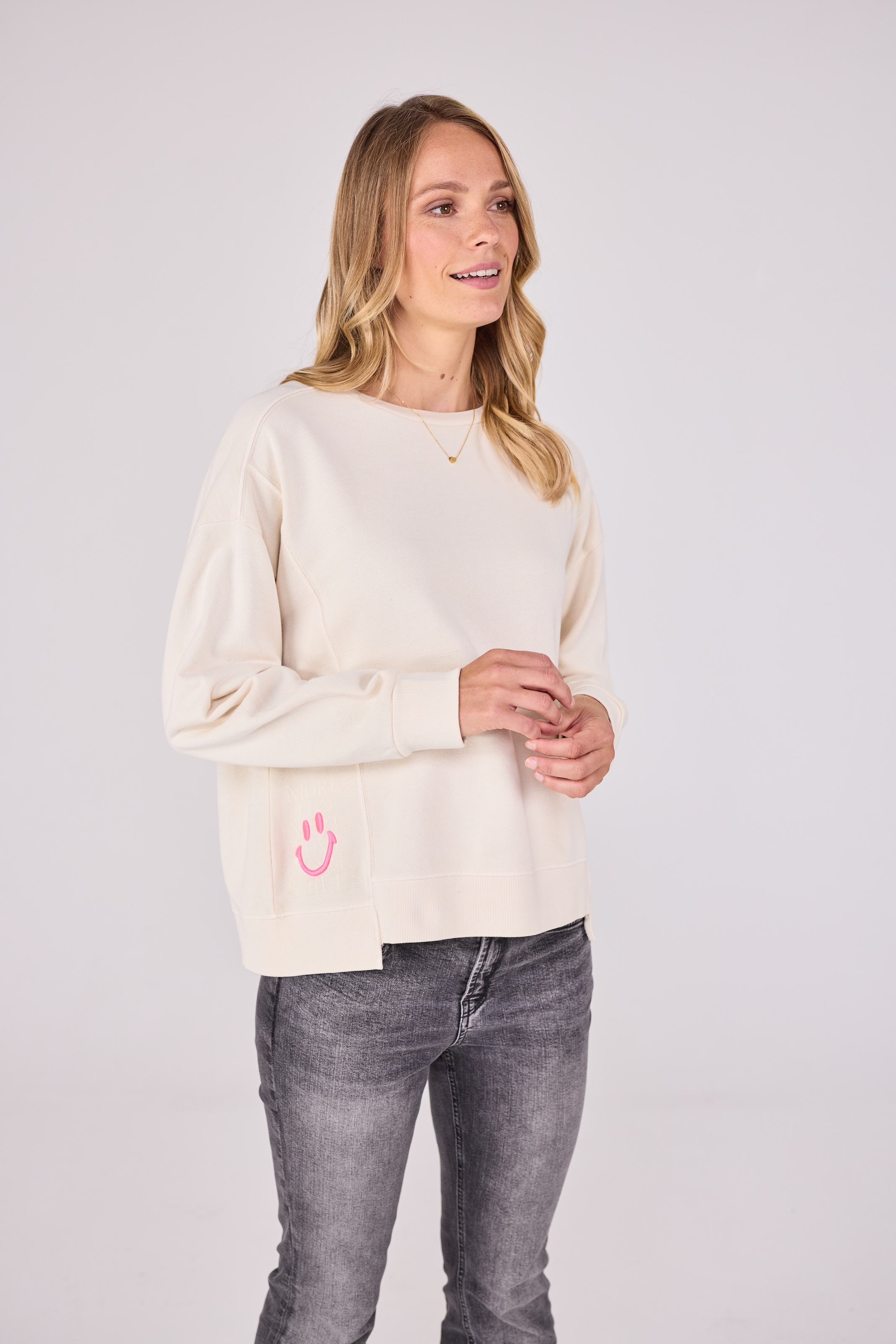 Lieblingsstück Rundhalspullover Schriftzug outlet gestickt Casual-Look