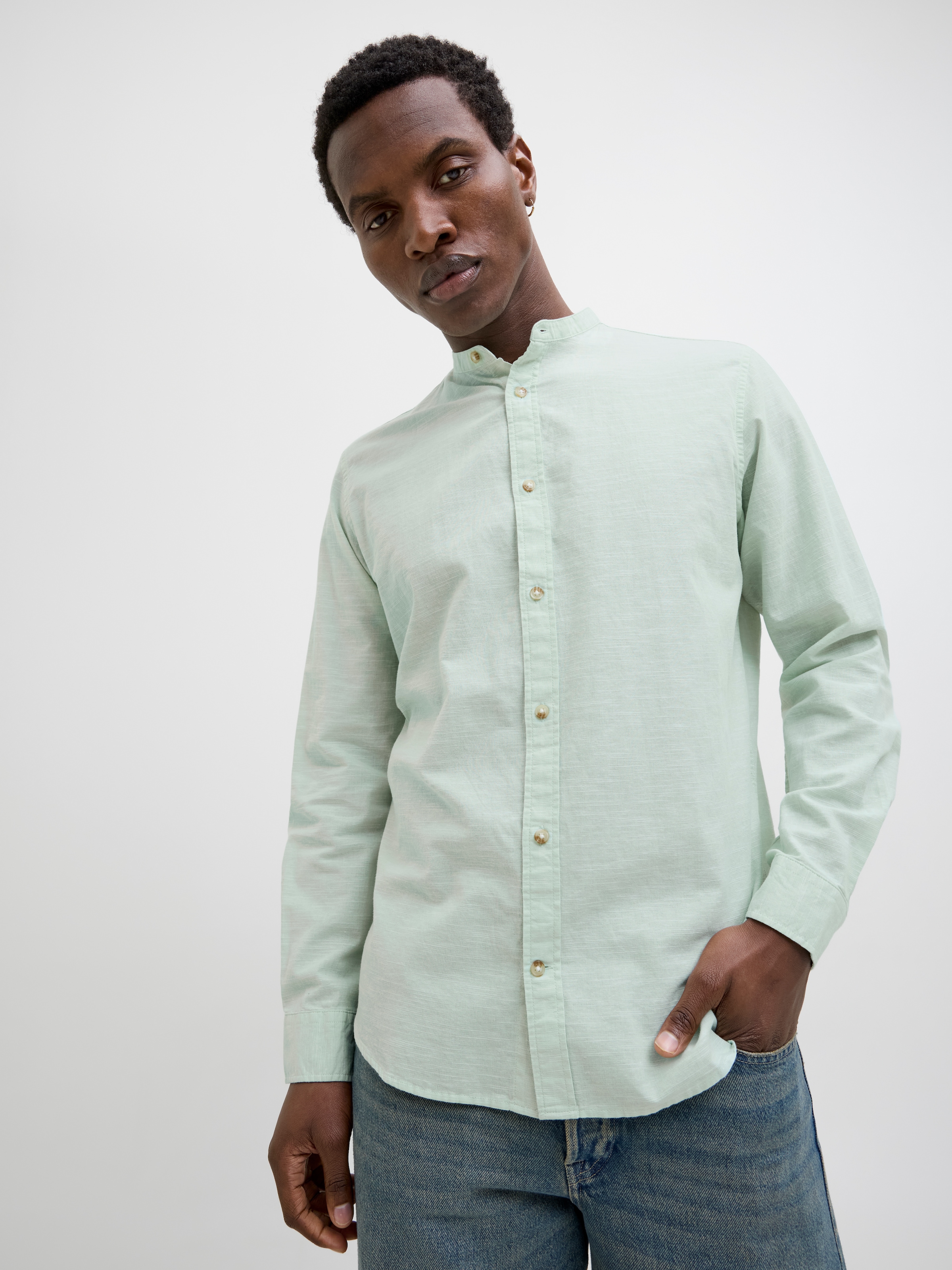 Jack & Jones Langarmhemd »JJESUMMER BAND SHIRT LS SN« mit Bandkragen
