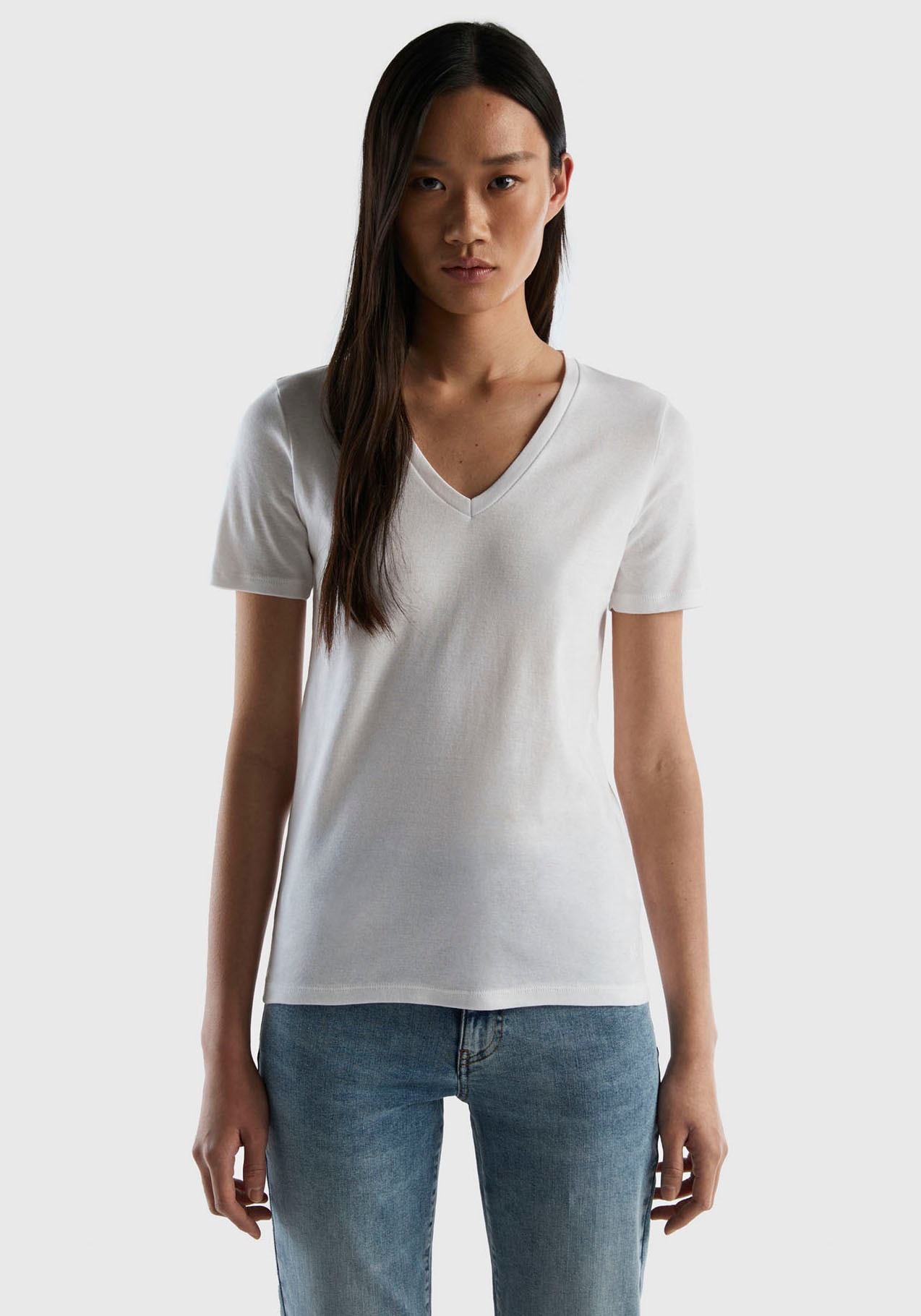 of Jelmoli-Versand Schweiz online Colors United T-Shirt, V-Ausschnitt modischem mit Benetton bestellen bei