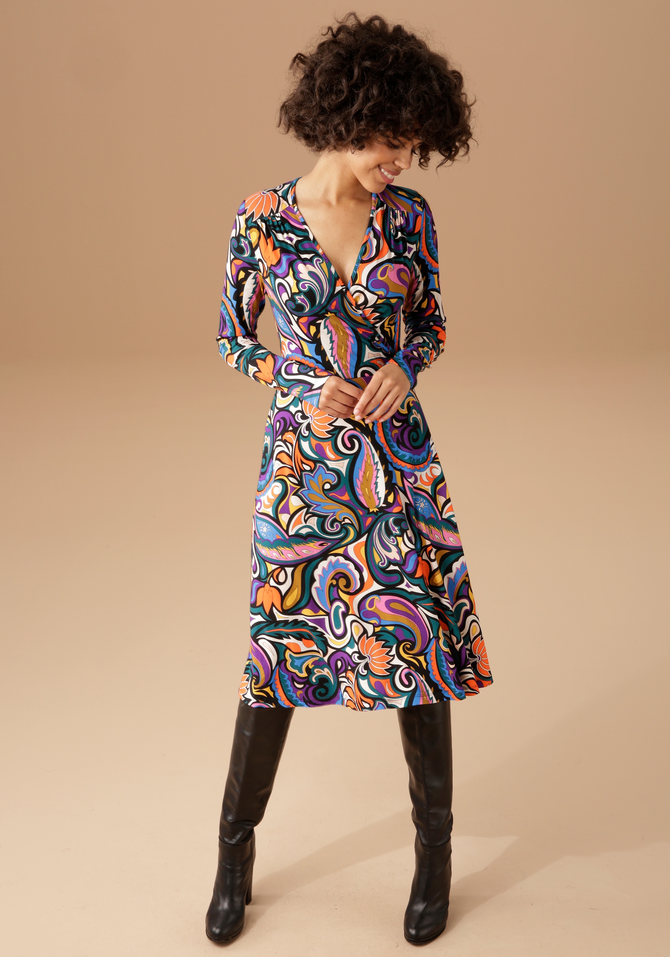 Aniston CASUAL Jerseykleid, mit farbenfrohem, graphischen Blumen- und Paisley-Druck kaufen