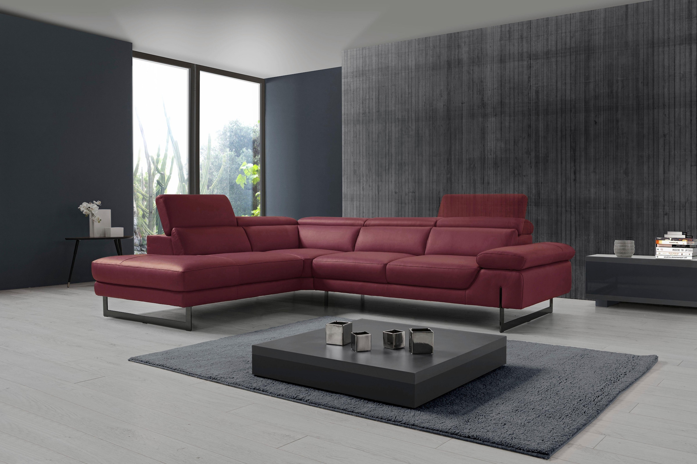 Egoitaliano Ecksofa "Queenie, extravagantes Sofa mit erstklassigem Sitzkomfort" mit verstellbarer Armlehne und Kopfteilen für Wohlfühlkomfort