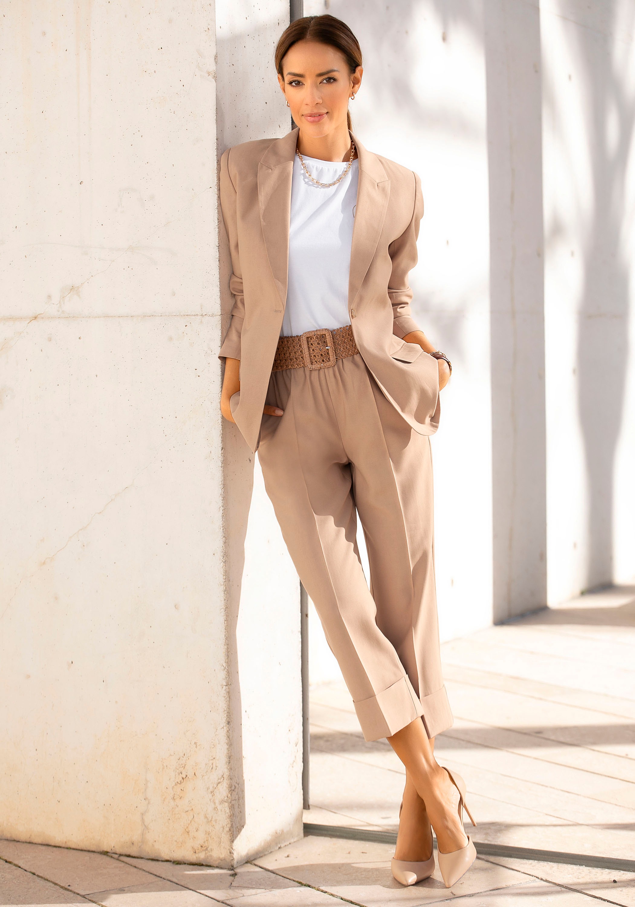 LASCANA Longblazer, mit tiefem Reverskragen