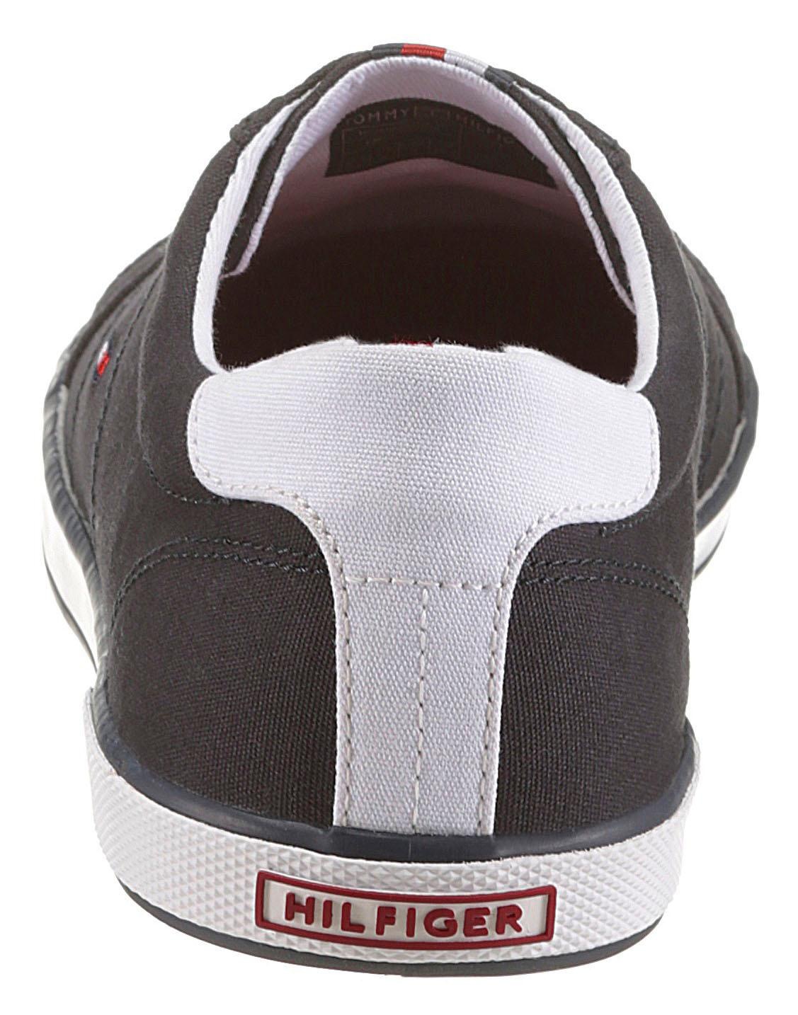 Tommy Hilfiger Sneaker »H2285ARLOW 1D«, Freizeitschuh, Halbschuh, Schnürer mit seitlicher Flaggen-Stickerei