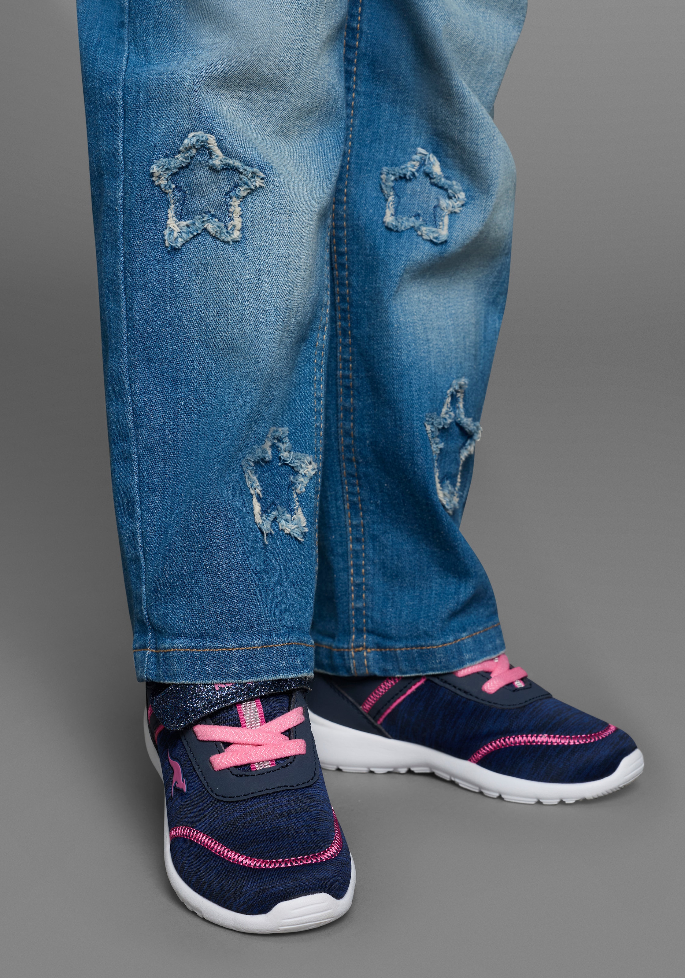 KangaROOS Stretch-Jeans »Stretchjeans mit Applikation«, Jeans mit süssen Sternen-Aufnähern