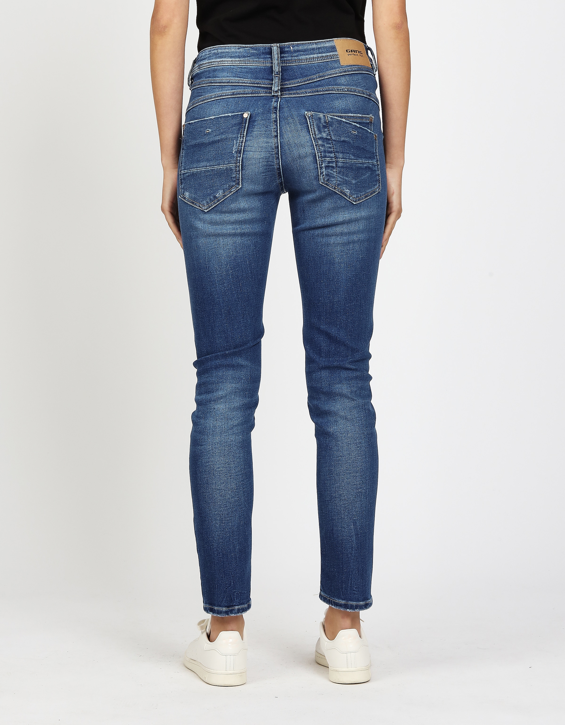 GANG Relax-fit-Jeans »94AMELIE«, mit Used-Effekten