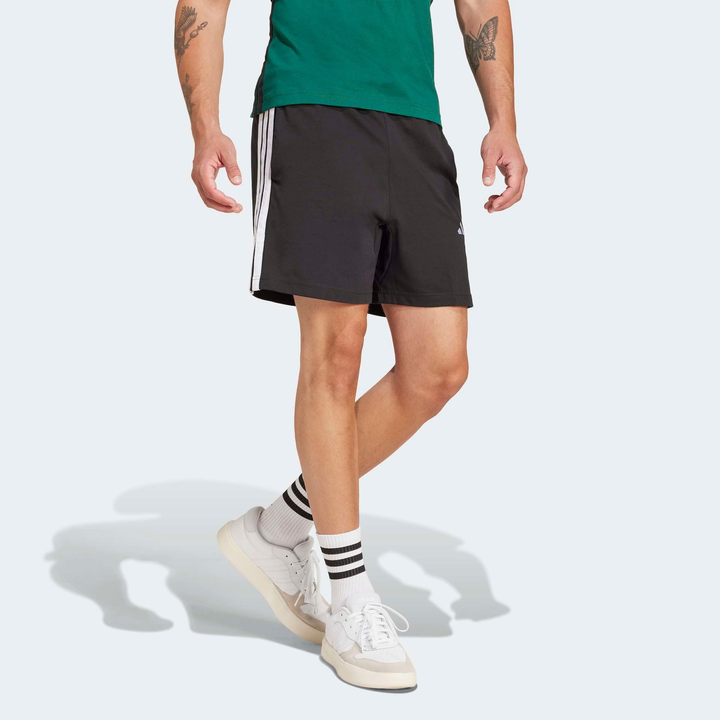 adidas Sportswear Shorts »M 3S SJ 7 SHO« klassischer Schnitt, für Laufen und Alltag, mit Kordelverschluss