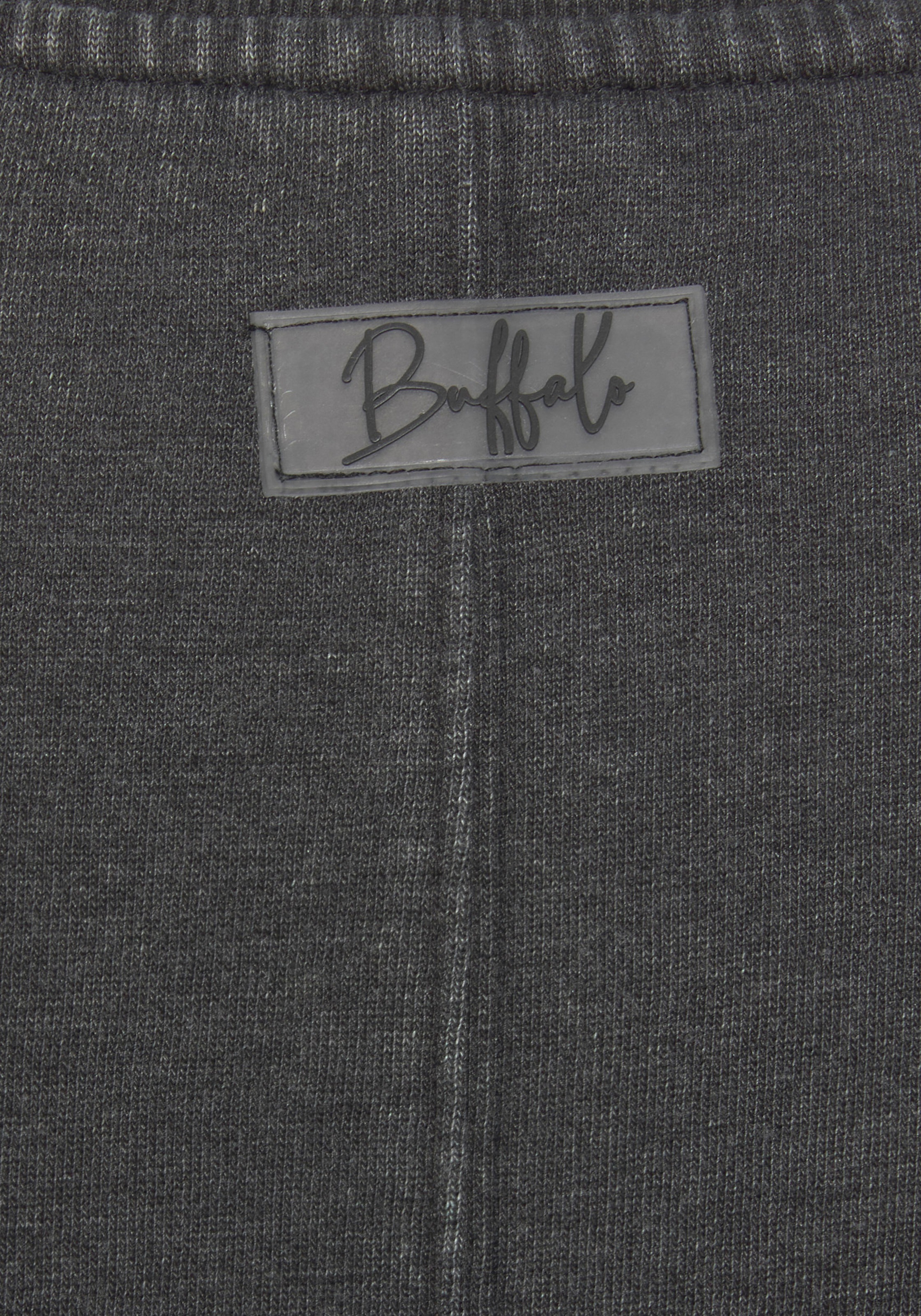Buffalo Sweatshirt, in kurzer Form mit Logostickerei, Loungeanzug