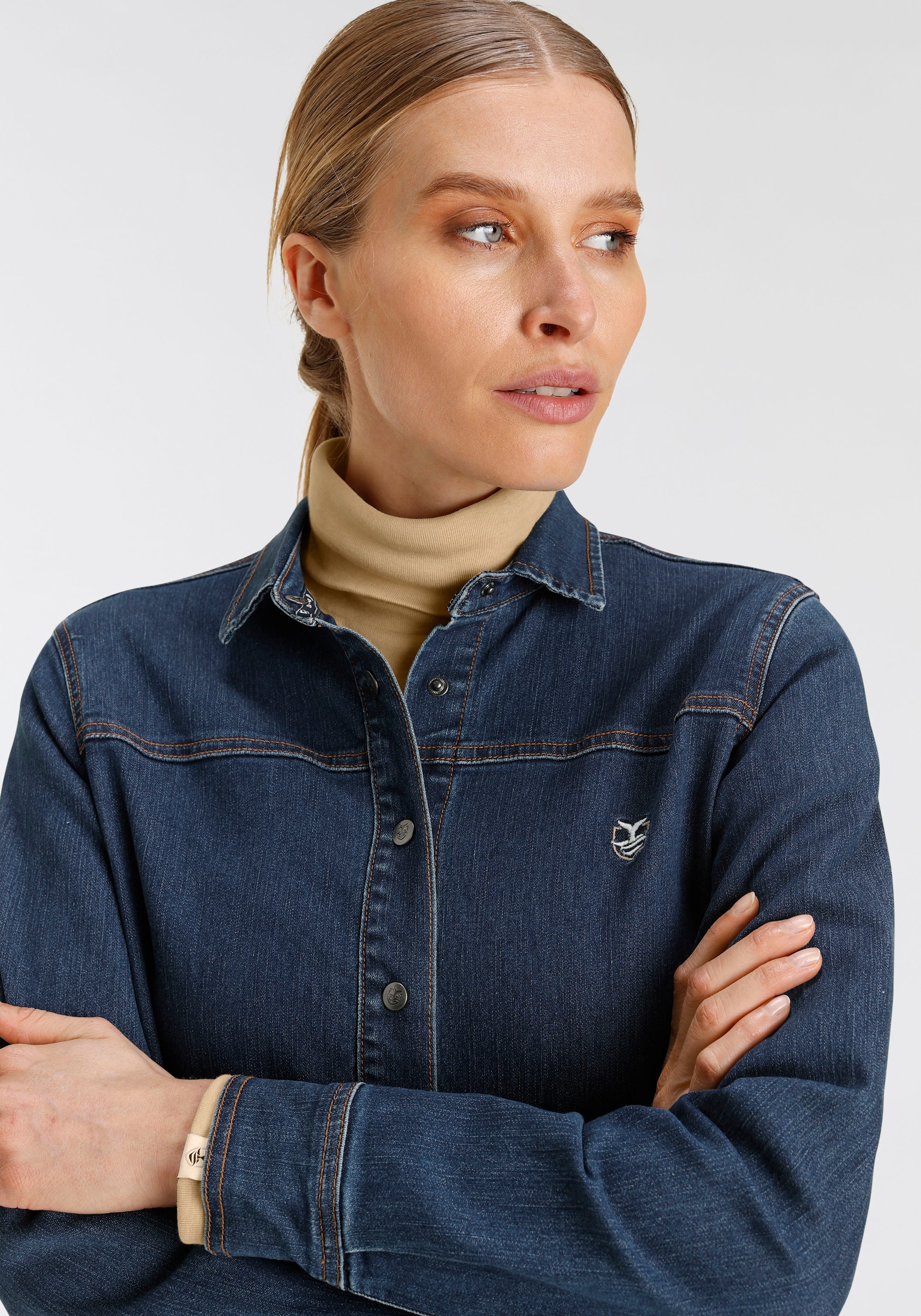 DELMAO Jeansbluse, mit kleinem Logo-Print auf der Brust - NEUE MARKE!  online kaufen | Jelmoli-Versand