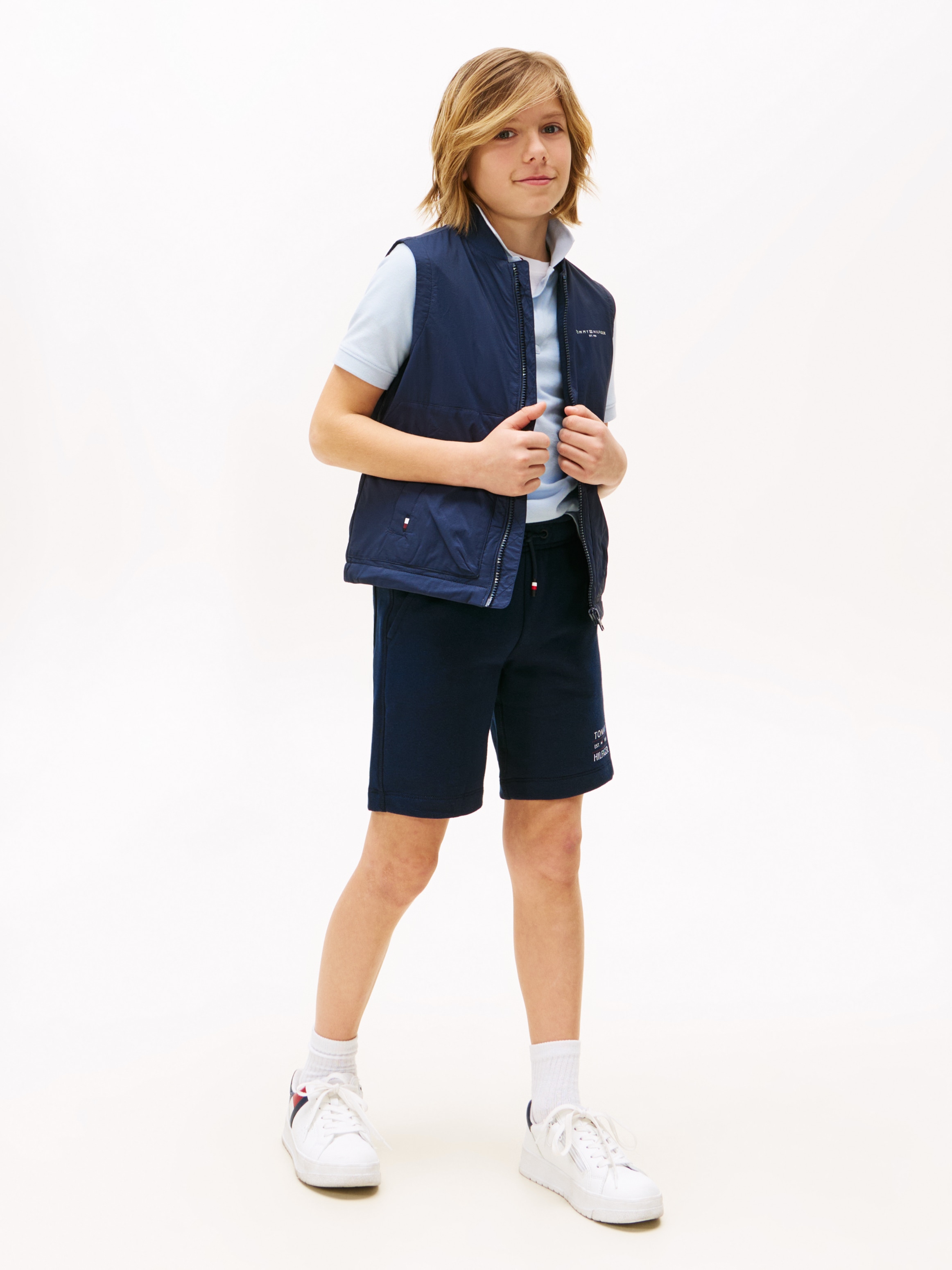 Tommy Hilfiger Sweatshorts »TOMMY FLAG HILFIGER SWEATSHORT«, mit Logo