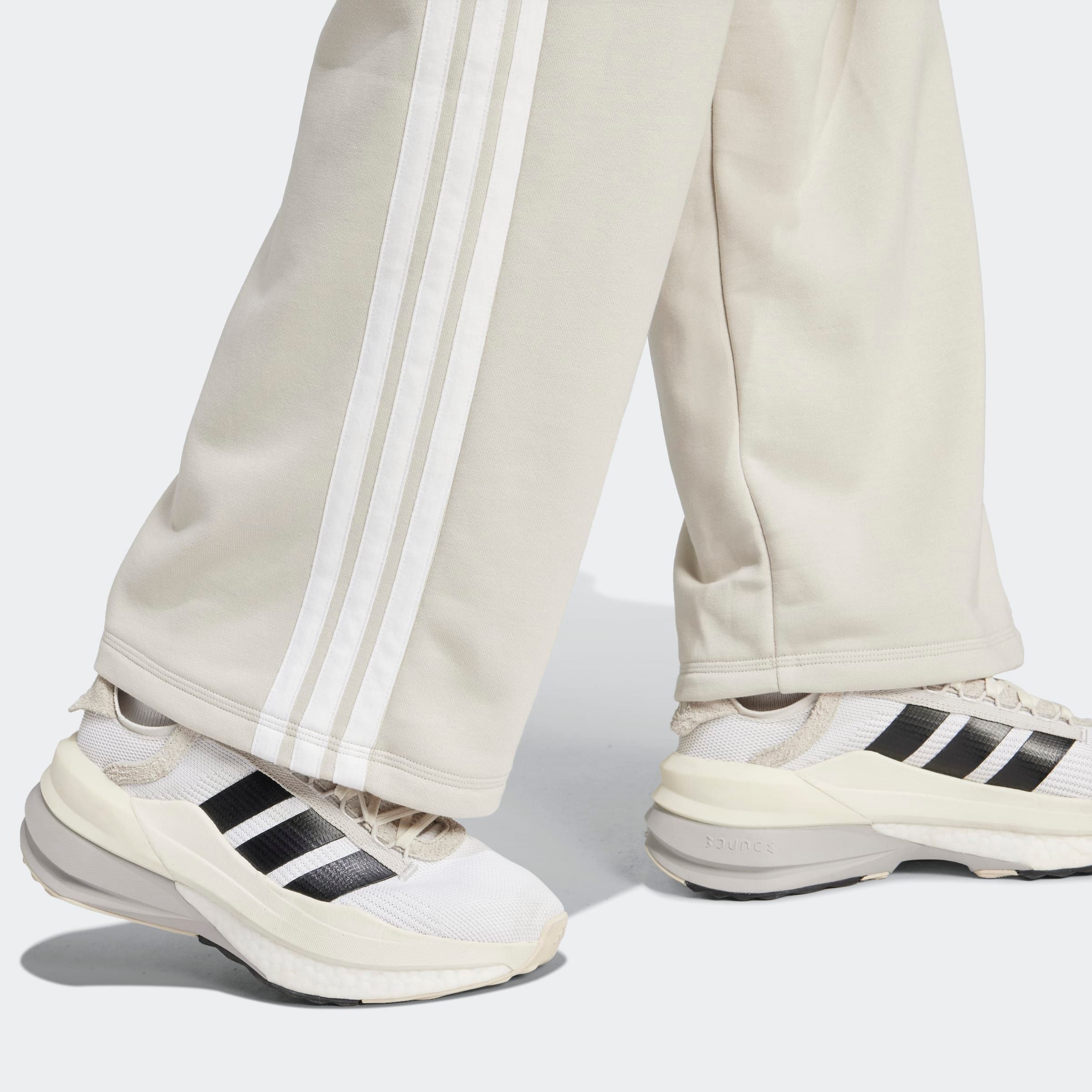 adidas Sportswear Sporthose »W 3S FT OH PT«, (1 tlg.), Reguläre Passform, aus weichem French Terry