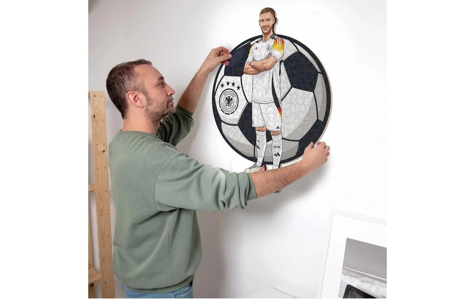 Puzzle »Iconic Joshua Kimmich (DE Nationalmannschaft)«, Holzart: Birke (Herkunftsland: China)