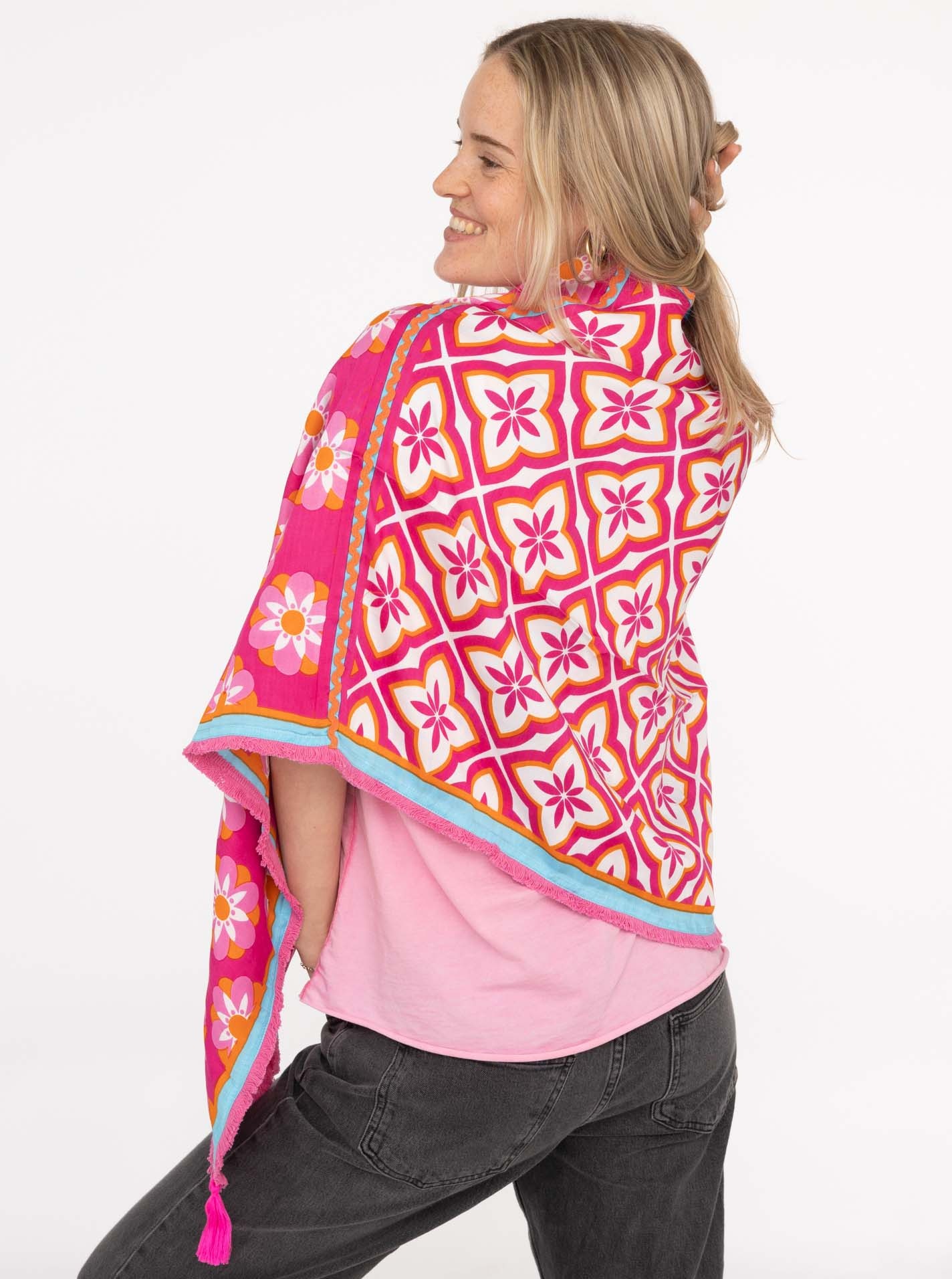 Zwillingsherz Modetuch, mit Allover-Print, Tasseln und kleiner Fransenkante