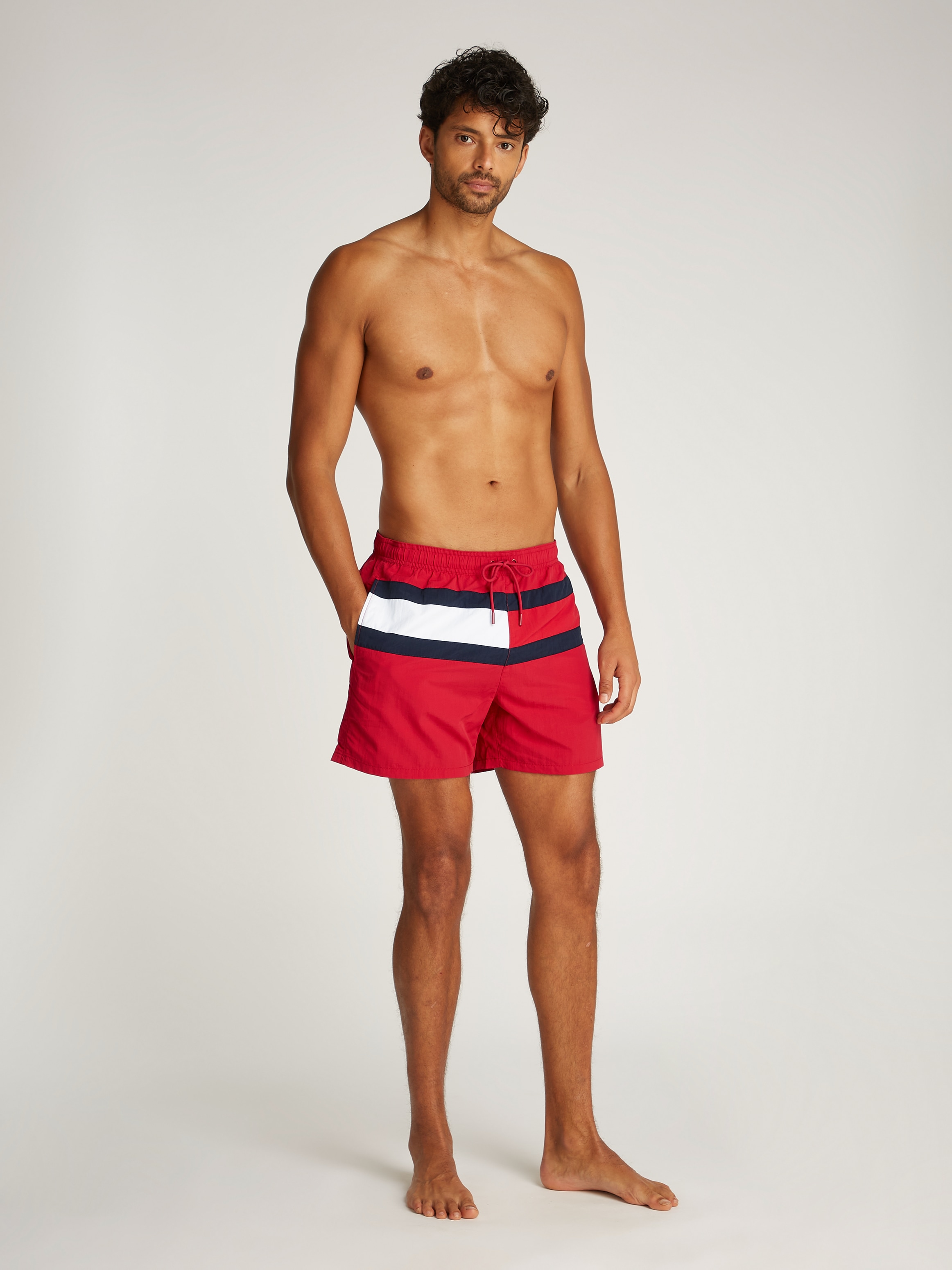 Tommy Hilfiger Swimwear Badeshorts »MEDIUM DRAWSTRING«, mit grossem Logo