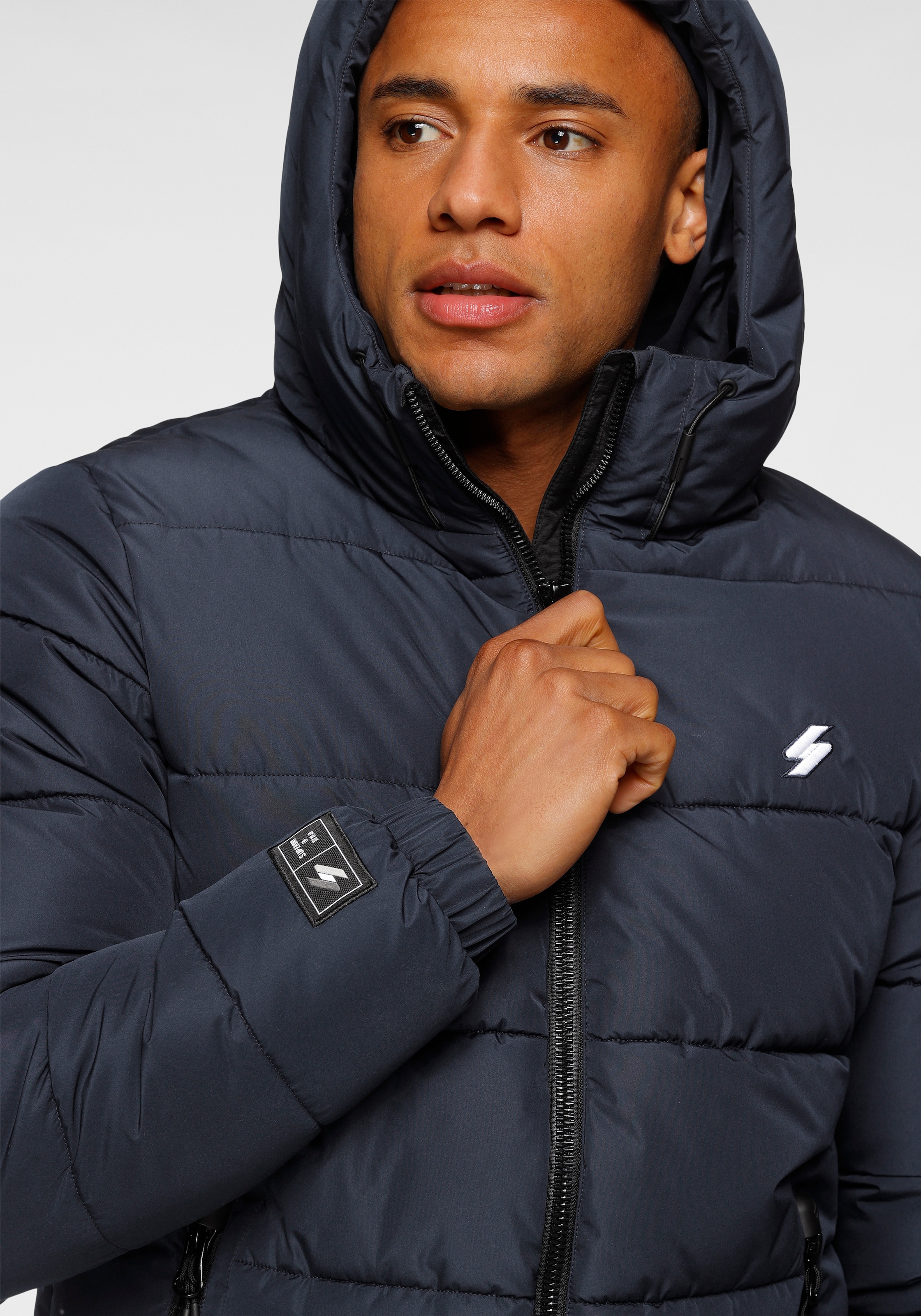 Superdry Steppjacke »HOODED SPORTS PUFFR JACKET«, mit Kapuze, mit kontrastfarbener Stickerei