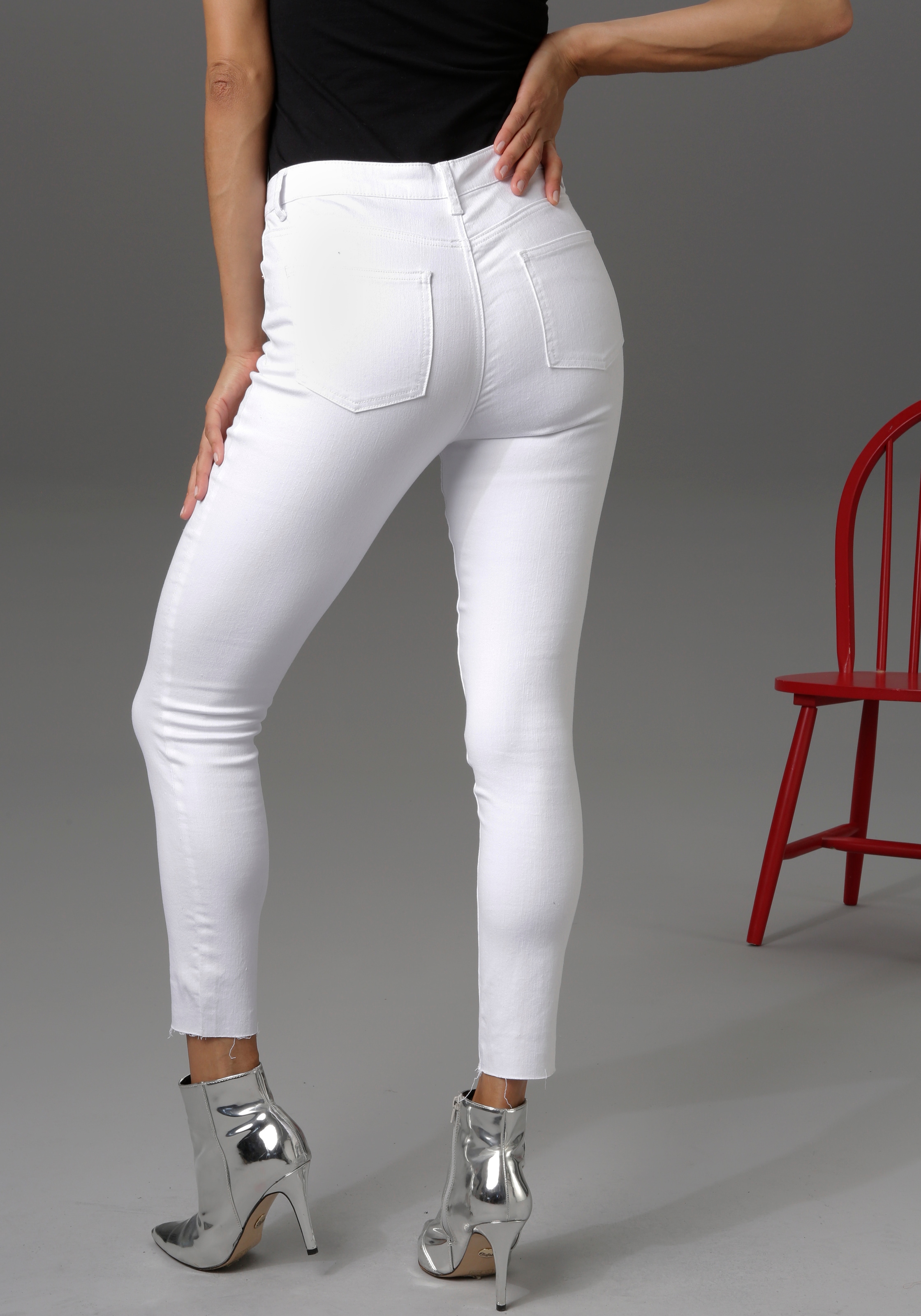 Aniston CASUAL Skinny-fit-Jeans, regular waist - mit ausgefransten  Beinabschluss online kaufen | Jelmoli-Versand