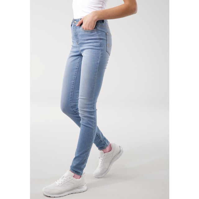 KangaROOS 5-Pocket-Jeans »SUPER SKINNY HIGH RISE«, mit used-Effekt online  kaufen bei Jelmoli-Versand Schweiz