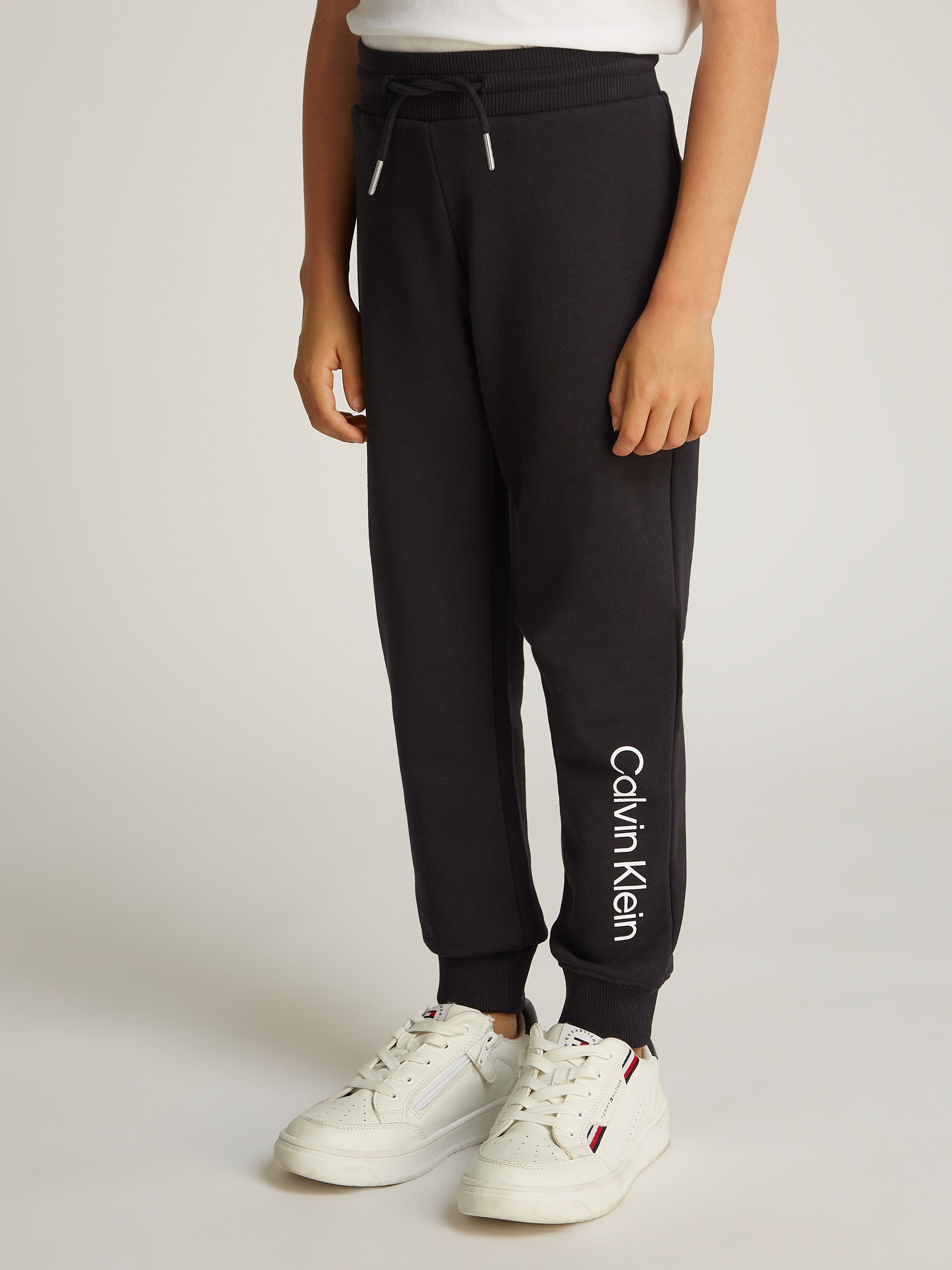 Calvin Klein Jeans Sweathose »Inst.Logo Regular Jogger«, für Kinder bis 16 Jahre und mit Logoschriftzug