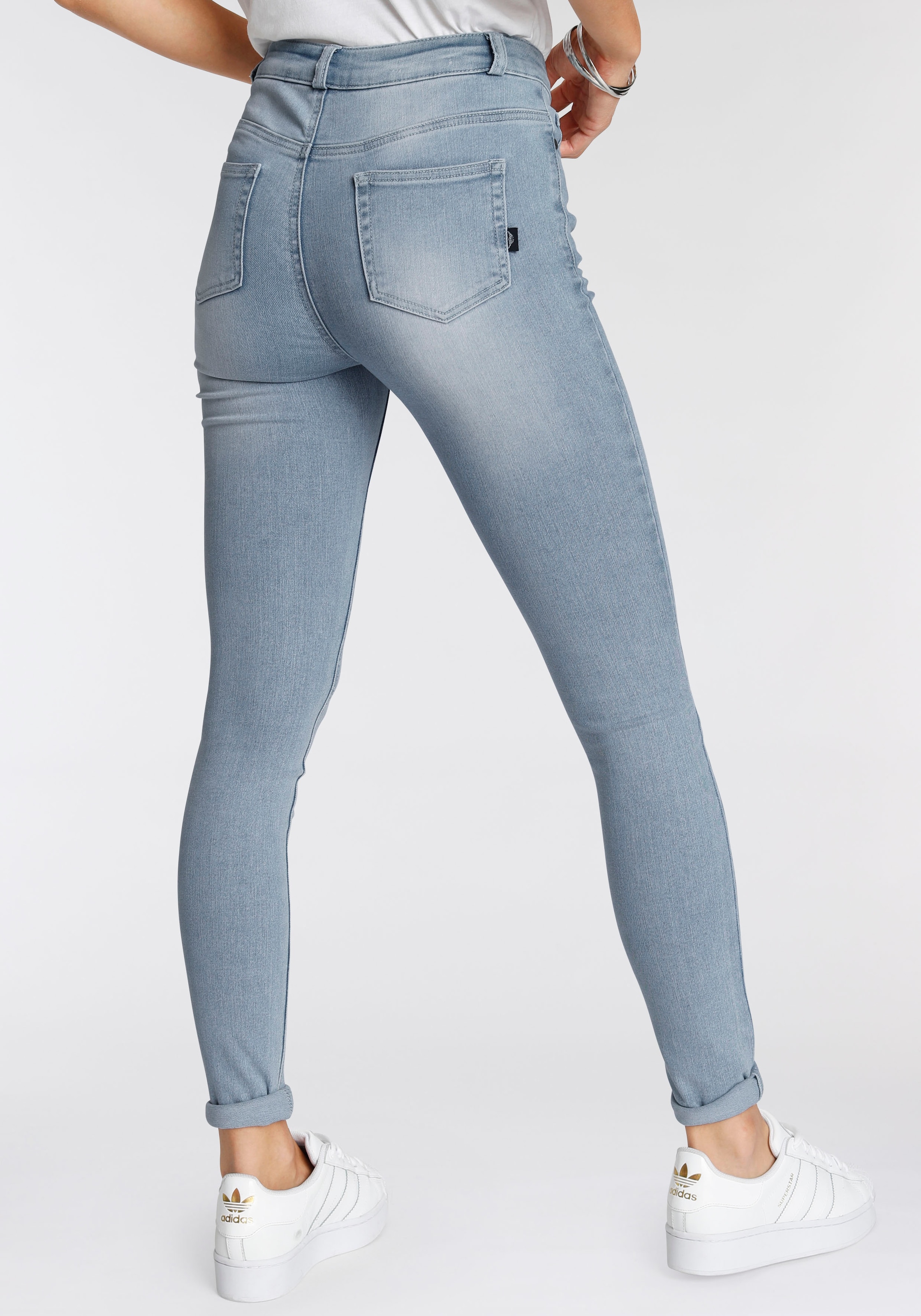 Arizona Skinny-fit-Jeans »Ultra Soft«, hohe Leibhöhe, lang, aus Baumwolle, Polyester und Elasthan