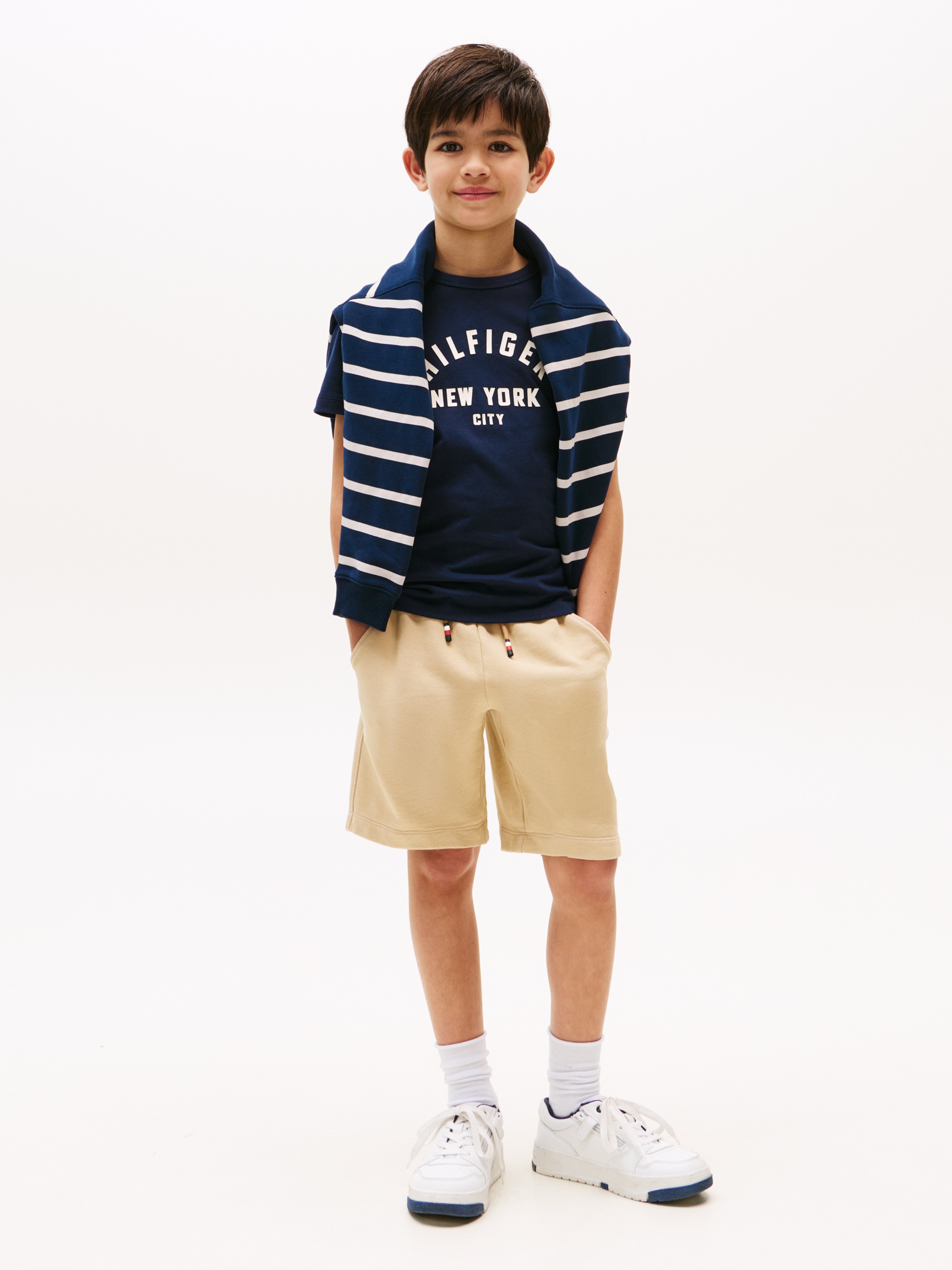 Tommy Hilfiger T-Shirt »CURVED HILFIGER GRAPHIC TEE SS«, für Kinder bis 16 Jahre, grosser Logo-Print